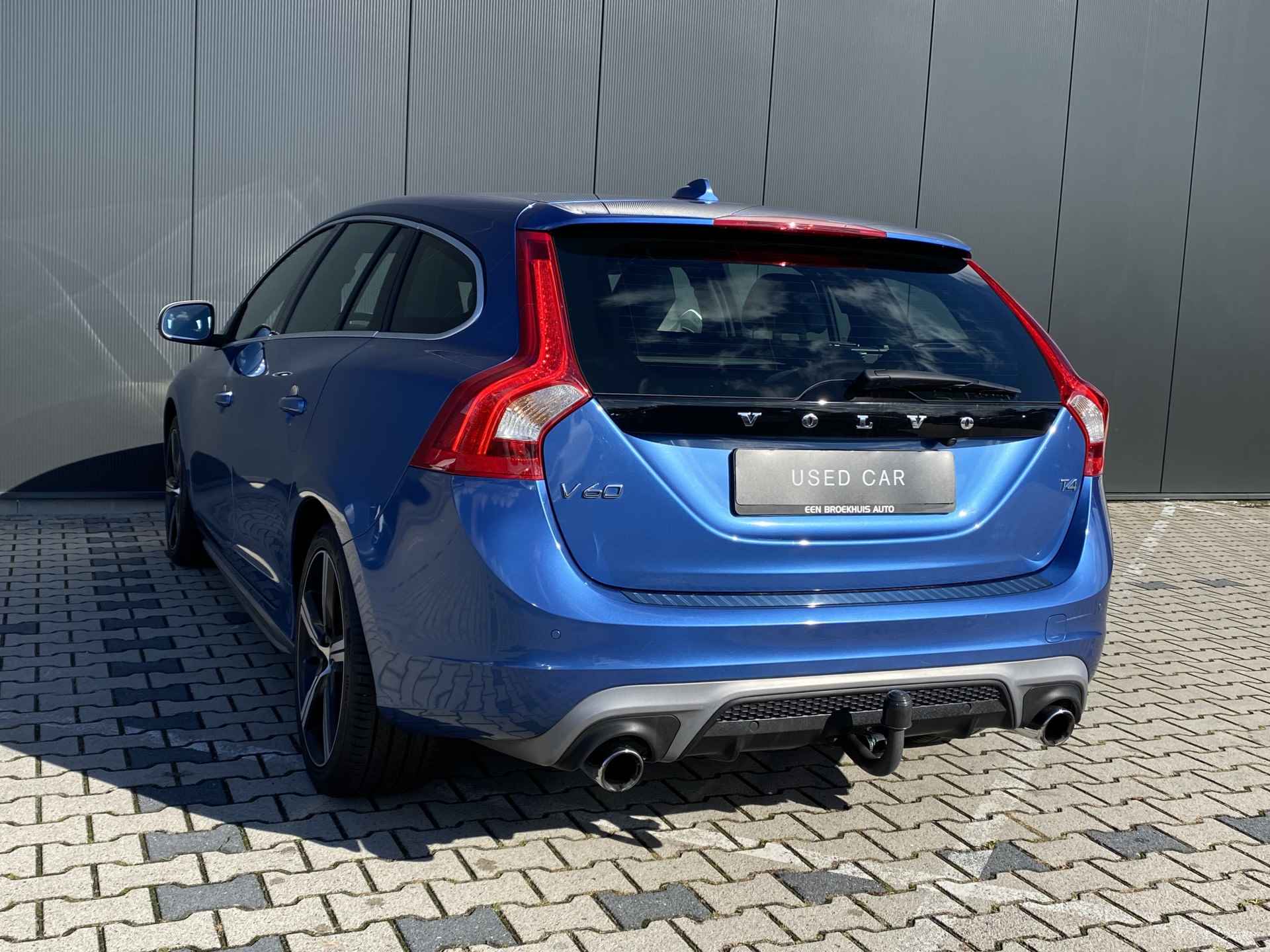 Volvo V60 2.0 T4 Business Sport R-Design | Bi-Xenon | Trekhaak | Stoelverwarming | Standkachel | Camera - 23/36