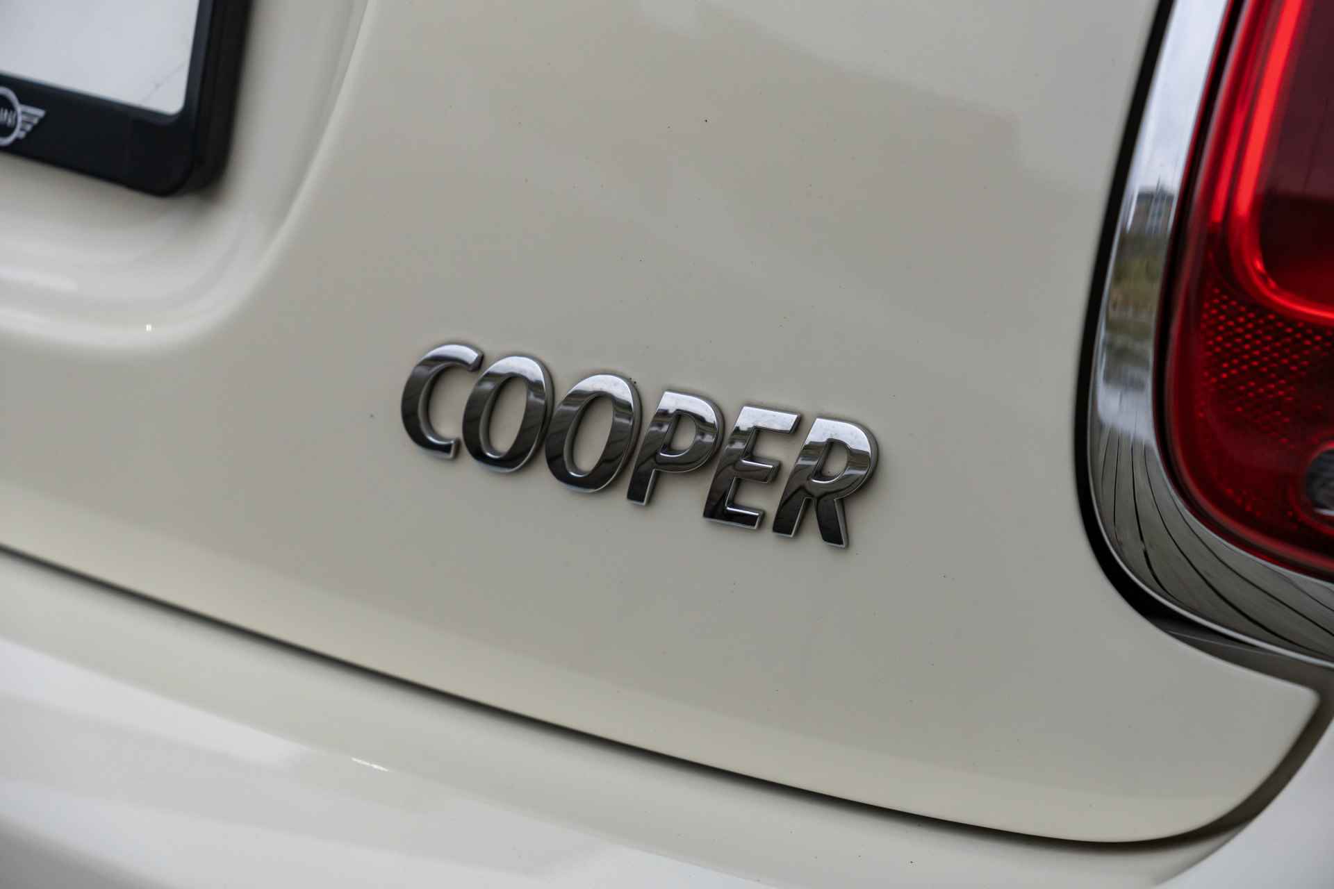 MINI 3-deurs Cooper Business Plus - 30/32