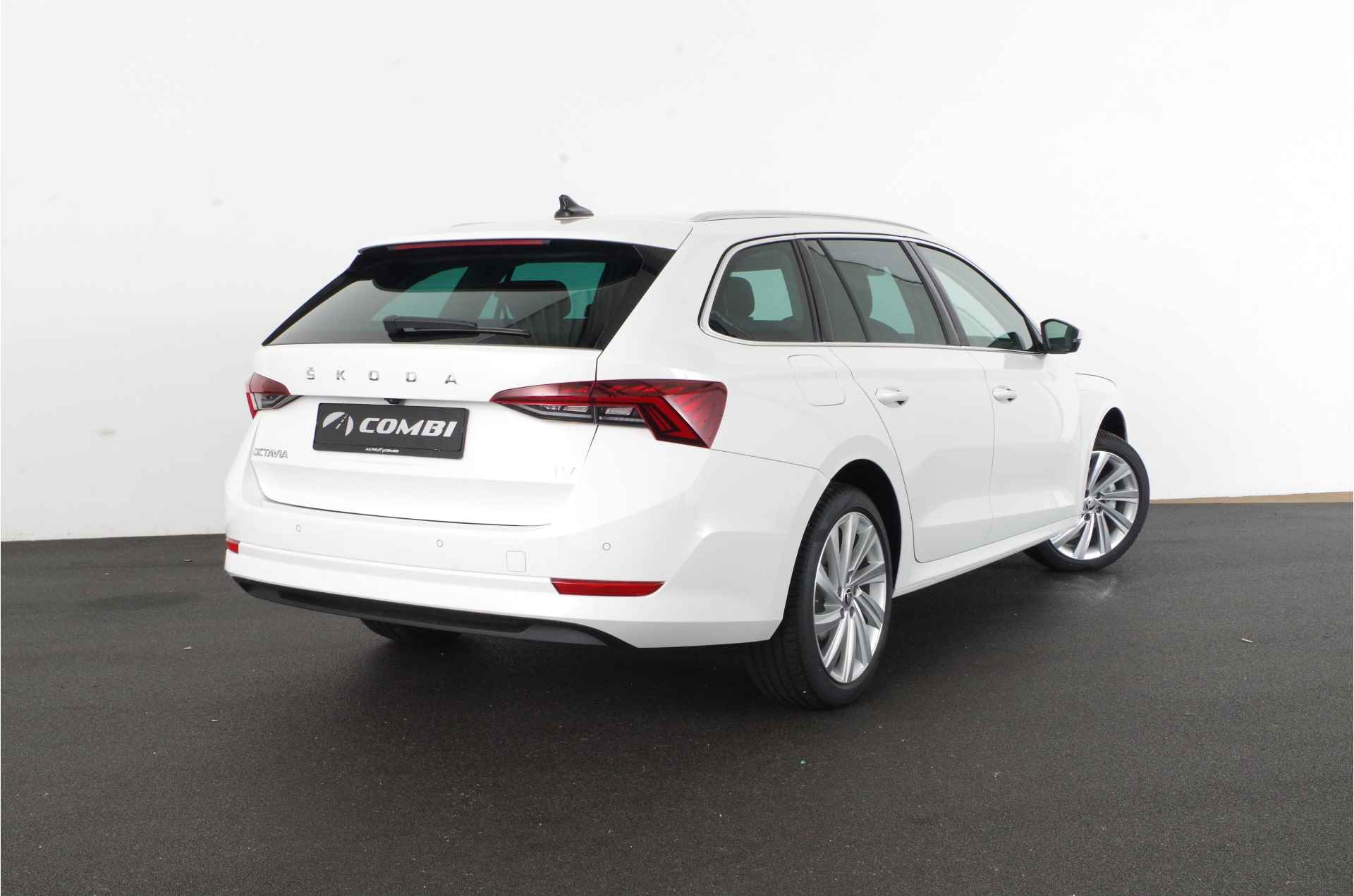 ŠKODA Octavia Combi 1.4 TSI iV PHEV Style > 204pk | 2025 | 18 inch | Camera | op voorraad! Lease ook mogelijk! - 5/24