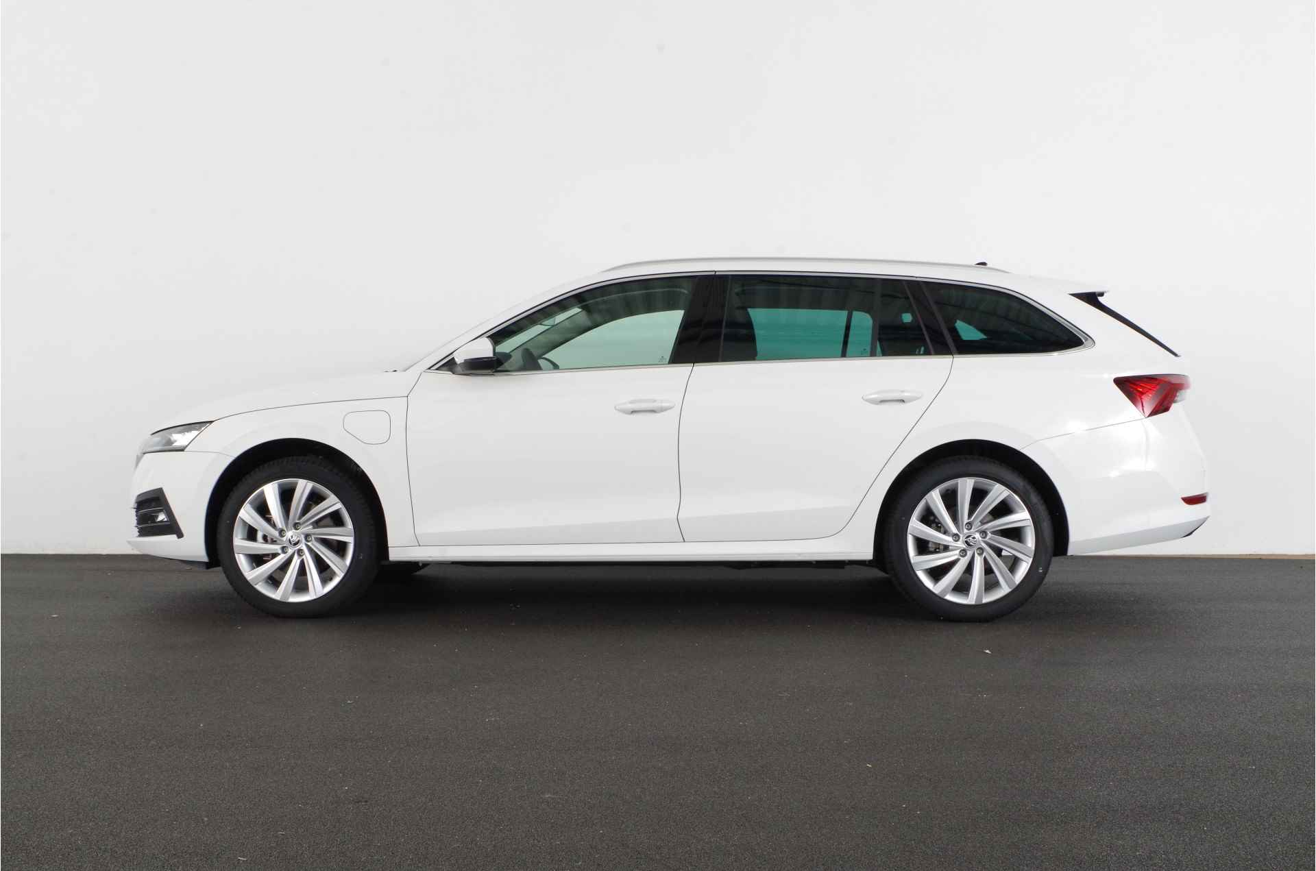 ŠKODA Octavia Combi 1.4 TSI iV PHEV Style > 204pk | 2025 | 18 inch | Camera | op voorraad! Lease ook mogelijk! - 12/24