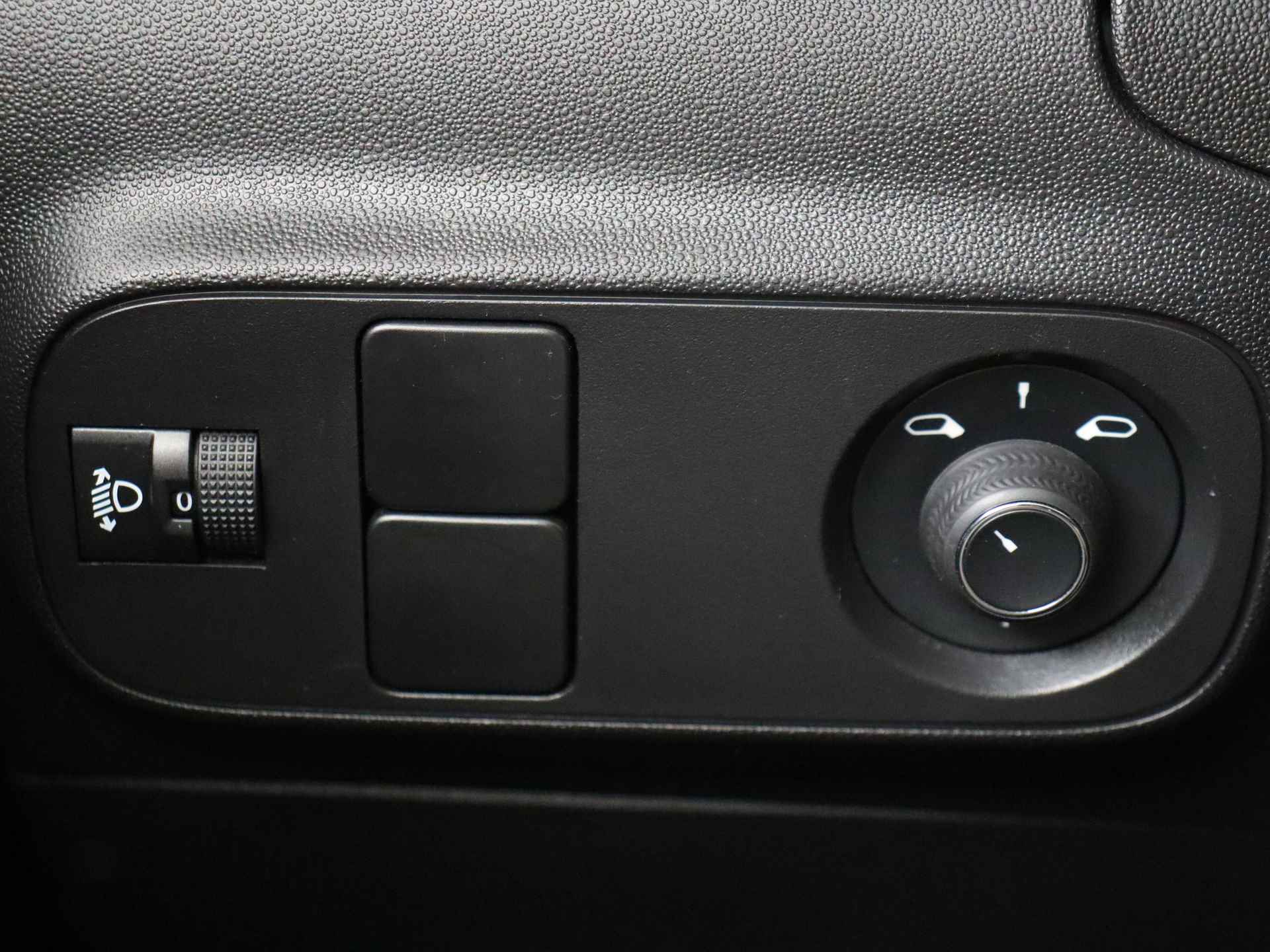 Citroën C3 1.2 PureTech C-Series | Pack Navigatie | Climate Control - 27/41