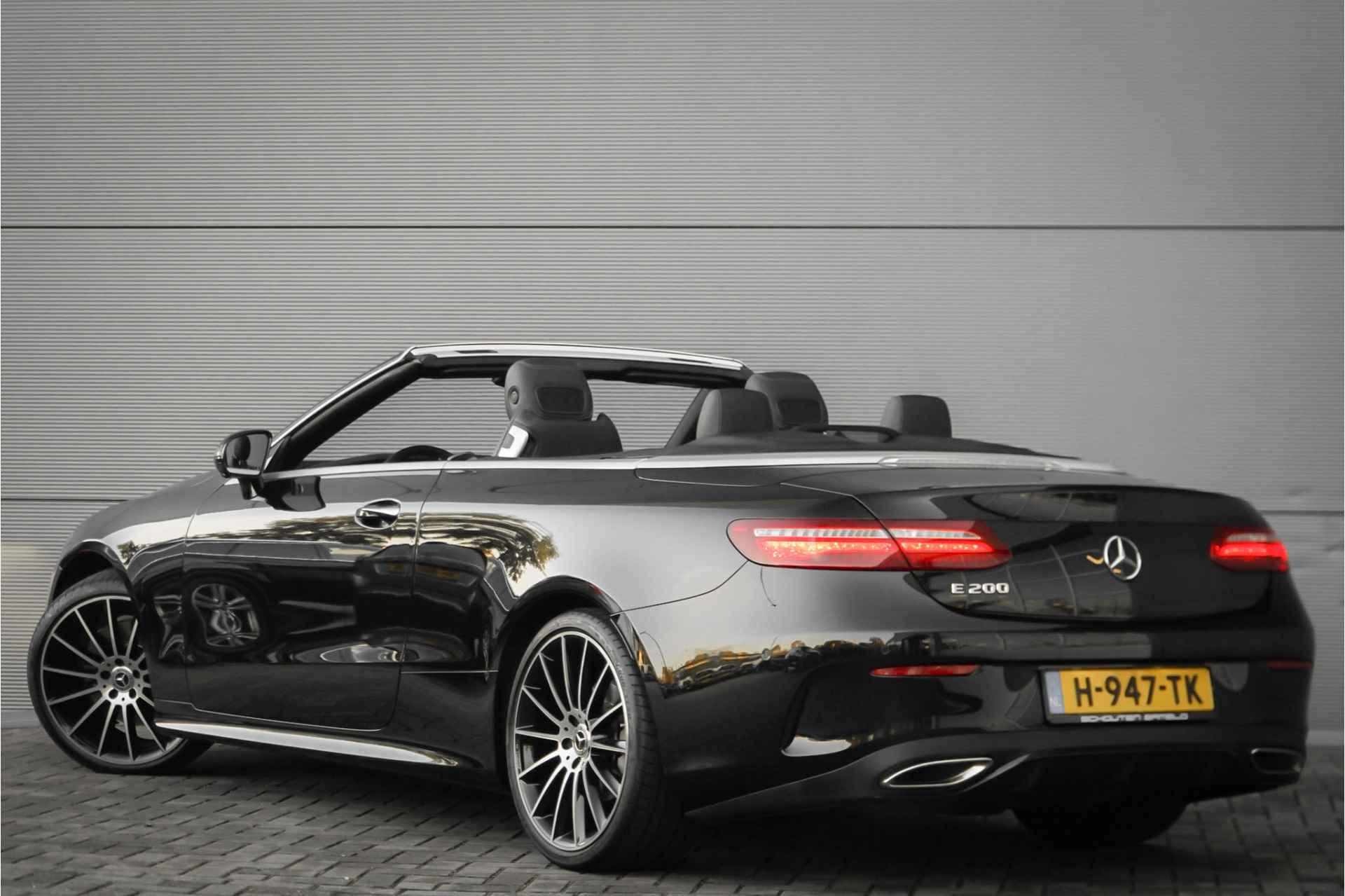 Mercedes-Benz E-Klasse Cabrio 200 AMG Burmester Airmatic Distronic 1e Eig - 12/61