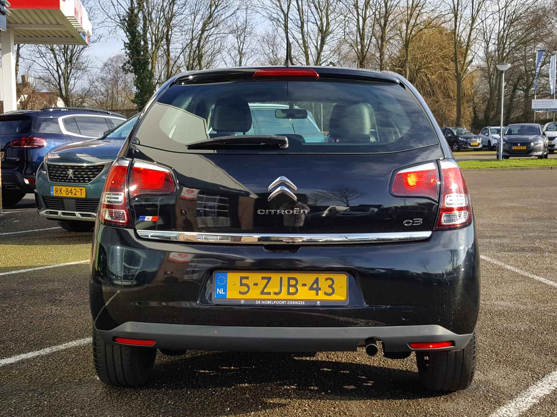 CITROEN C3 1.2 PureTech 82pk Cruise & Climate control | Parkeersensoren achter | Bluetooth | Radio & CD-speler | DEALER ONDERHOUDEN! - 5/44