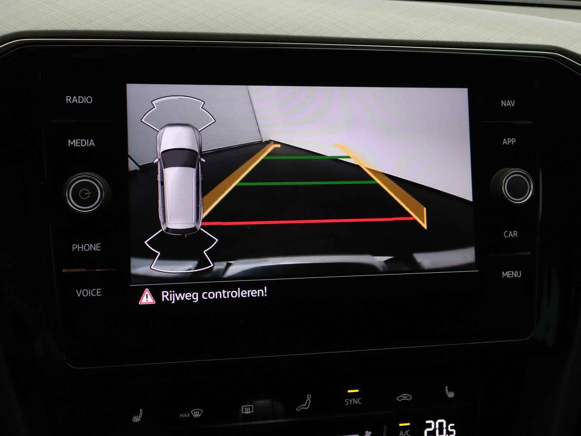 Volkswagen Passat Variant 1.4 TSI PHEV GTE Business | Navigatie | Trekhaak | Stoelverwarming | LED | Camera | - 17/20