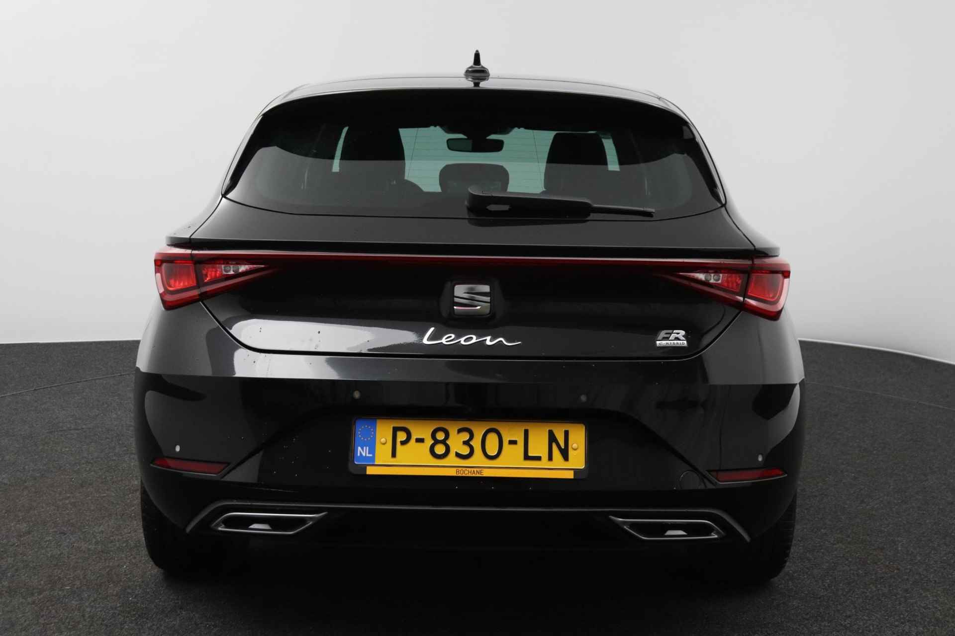 SEAT Leon 1.4 TSI eHybrid PHEV FR Business Intense | Achteruitrijcamera | Stoelverwarming | Trekhaak - 17/58