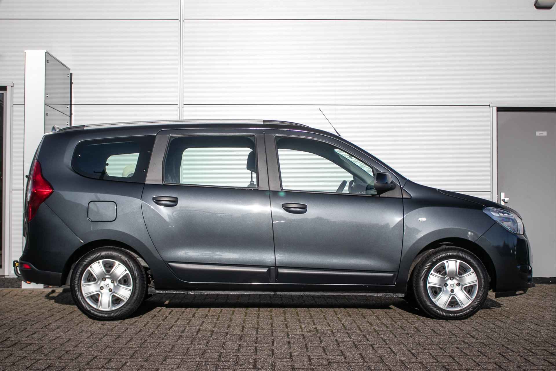 Dacia Lodgy 1.3 TCe Essential 7p. All-in rijklaarprijs | Navi | Cruise | Stoelverw. | Afn. trekhaak - 2/35