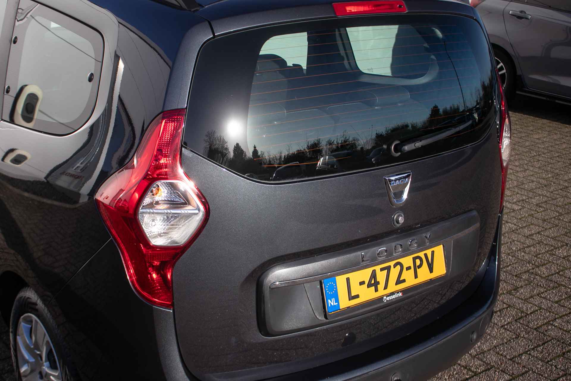 Dacia Lodgy 1.3 TCe Essential 7p. All-in rijklaarprijs | Navi | Cruise | Stoelverw. | Afn. trekhaak - 24/35