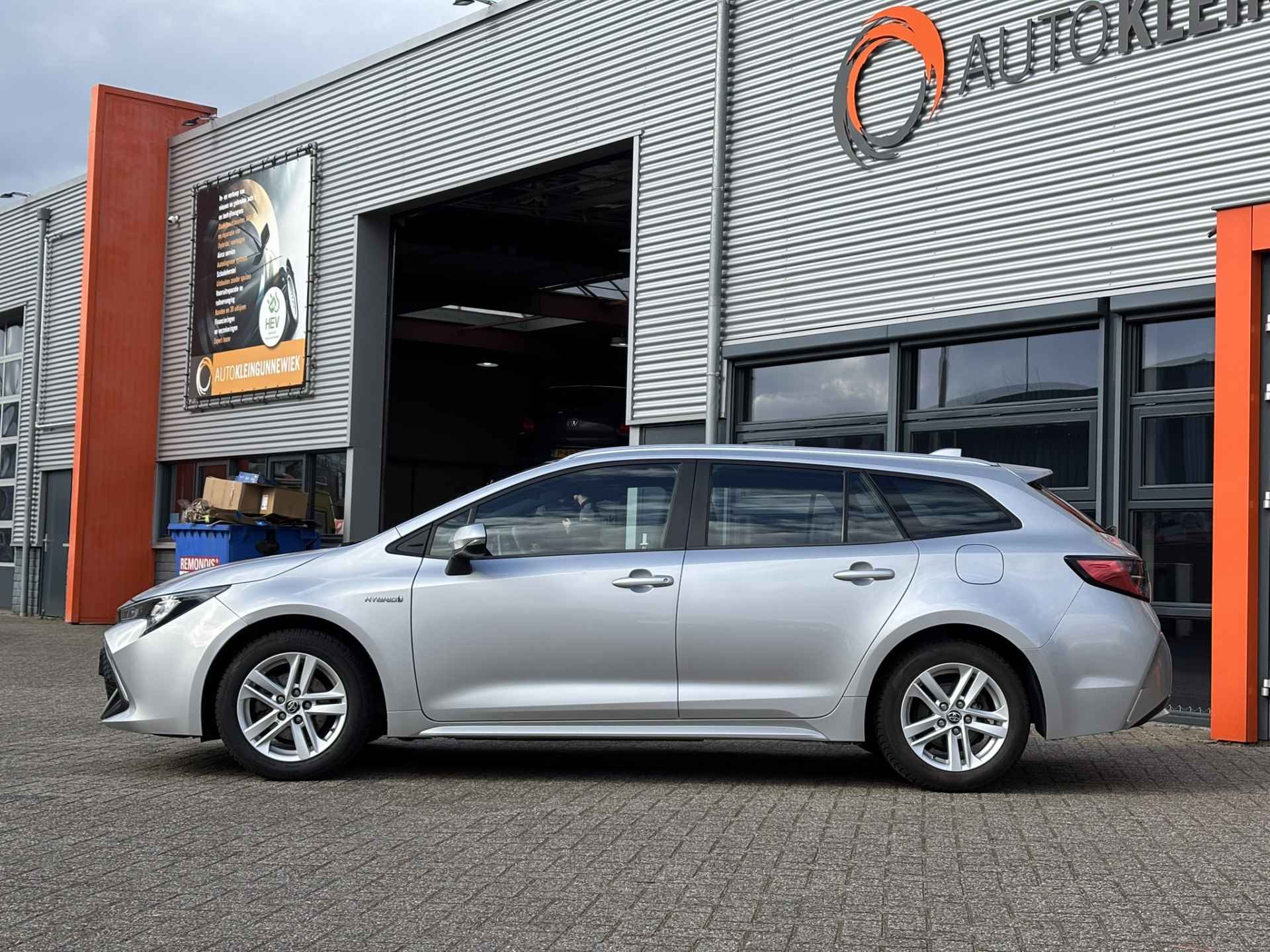 Toyota Corolla Touring Sports 1.8 Hybrid Business / Camera / Adaptive Cruise Control / - 28/37