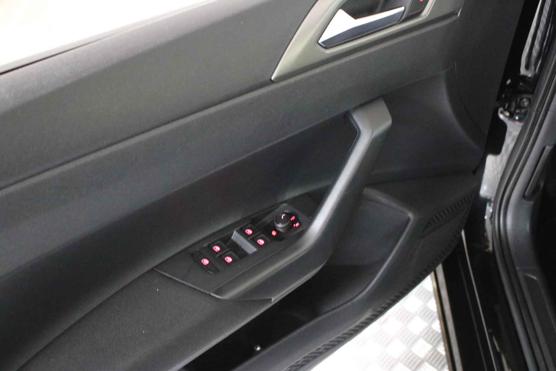 Volkswagen Polo 1.0 TSI Comfortline 95 PK. AIRCO | CRUISE  | NAP | NAVIGATIE | PARK. SENSOR. - 19/32