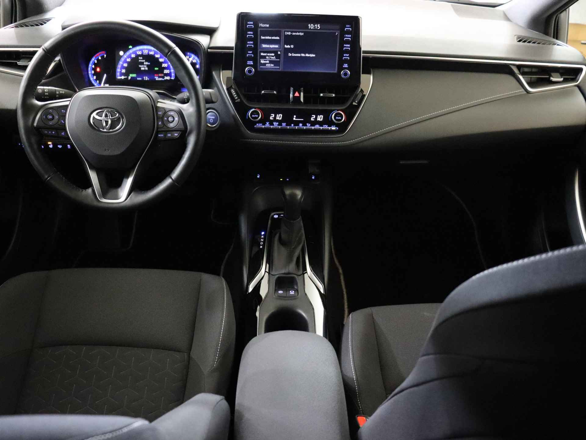 Toyota Corolla Touring Sports 1.8 Hybrid Business Plus, Parkeersensoren, BSM, Stuurverwarming, Draadloos opladen, Apple carplay, Android auto !! - 4/38