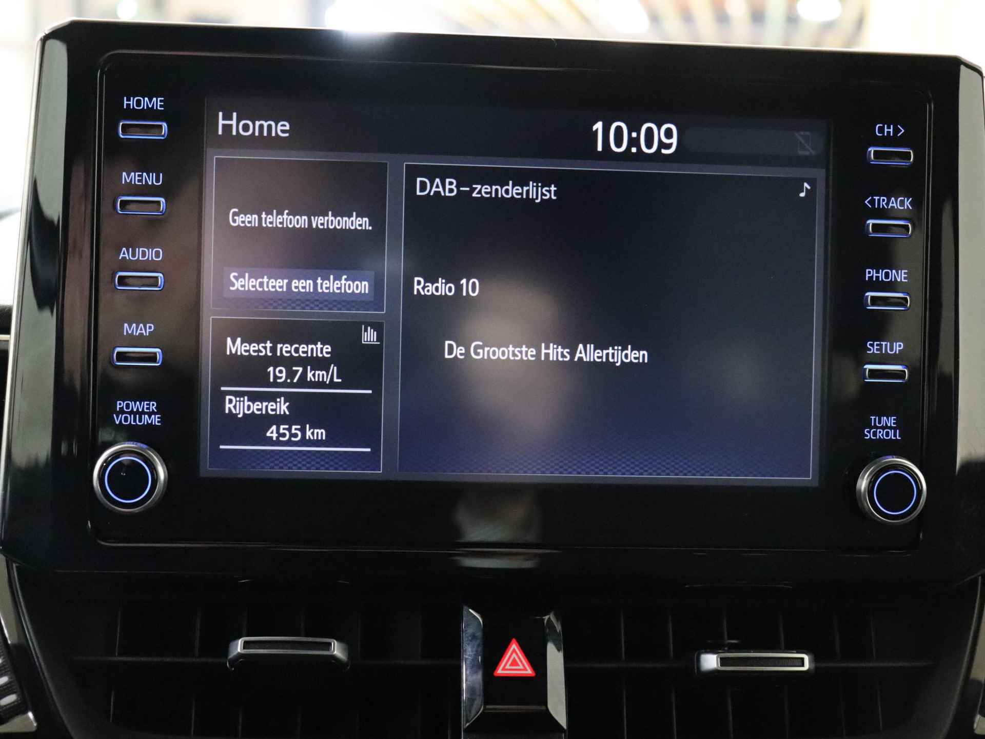 Toyota Corolla Touring Sports 1.8 Hybrid Business Plus | Parkeersensoren | BSM | Stuurverwarming | Draadloos opladen | Apple carplay | Android auto | - 6/38