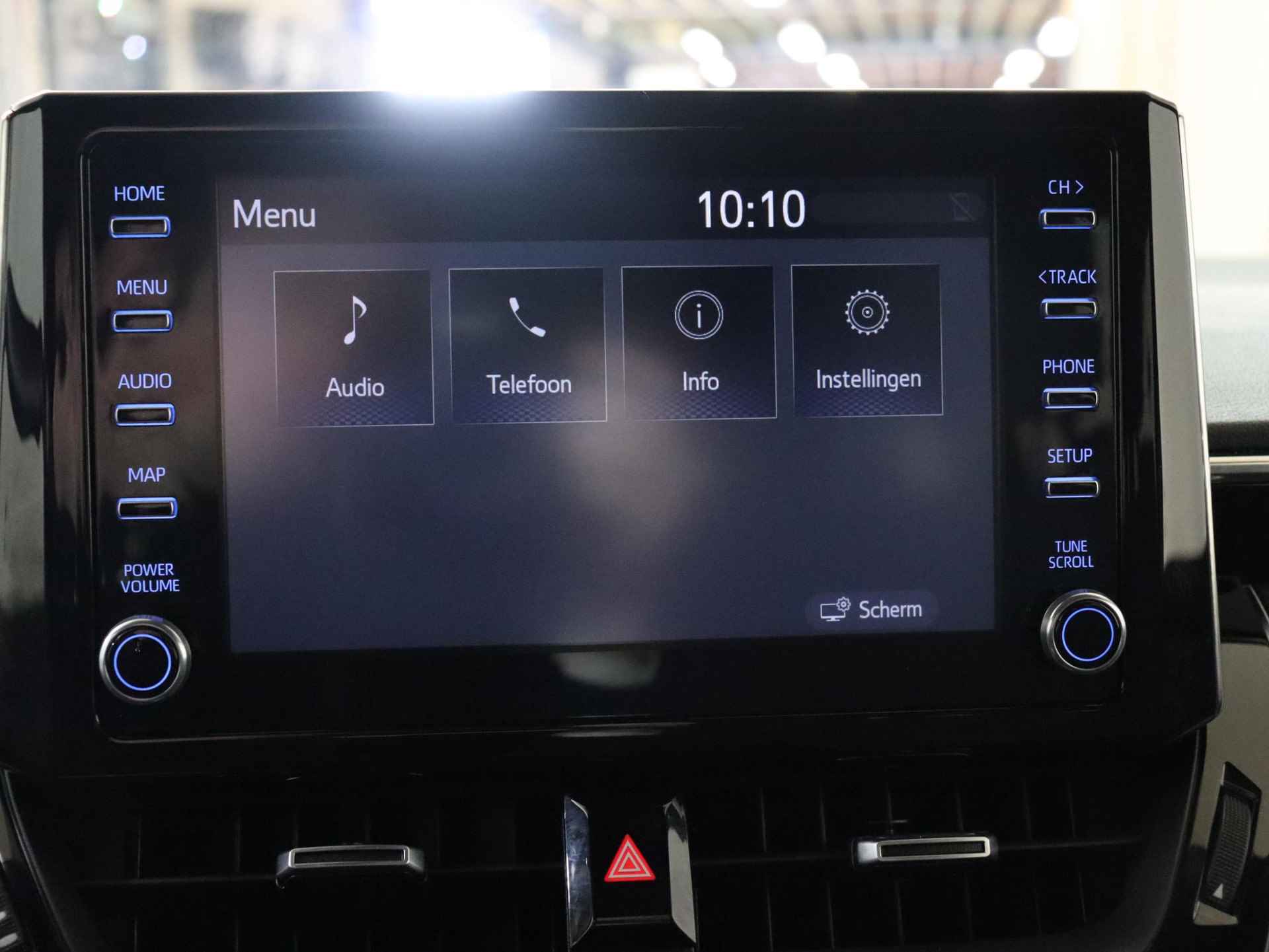 Toyota Corolla Touring Sports 1.8 Hybrid Business Plus | Parkeersensoren | BSM | Stuurverwarming | Draadloos opladen | Apple carplay | Android auto | - 7/38