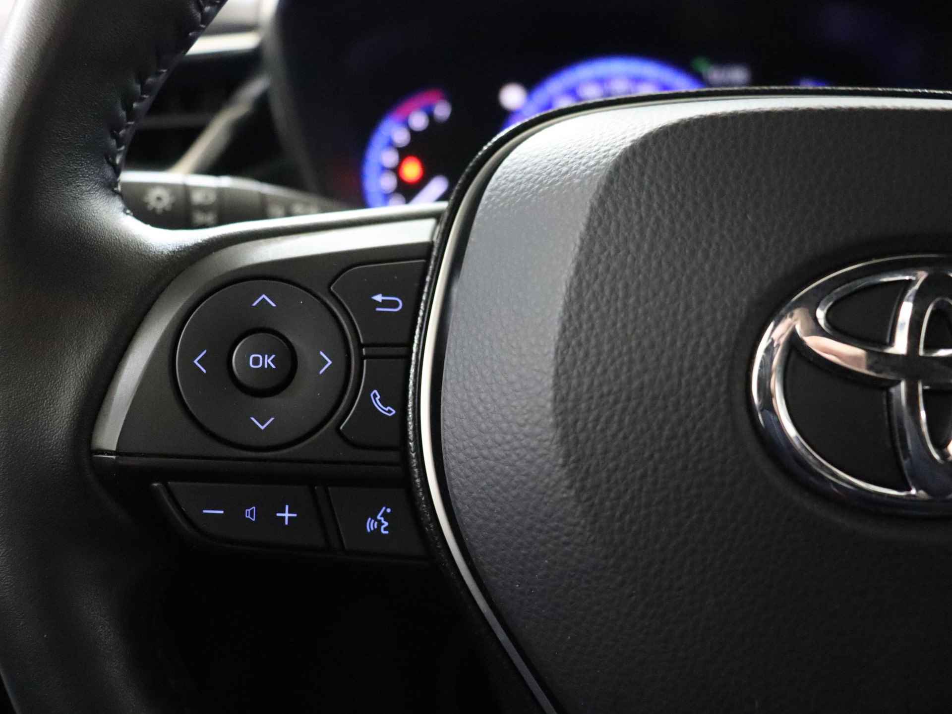 Toyota Corolla Touring Sports 1.8 Hybrid Business Plus, Parkeersensoren, BSM, Stuurverwarming, Draadloos opladen, Apple carplay, Android auto !! - 22/38