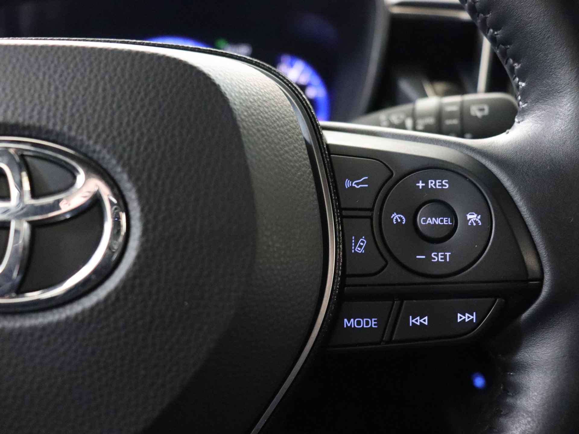 Toyota Corolla Touring Sports 1.8 Hybrid Business Plus | Parkeersensoren | BSM | Stuurverwarming | Draadloos opladen | Apple carplay | Android auto | - 23/38