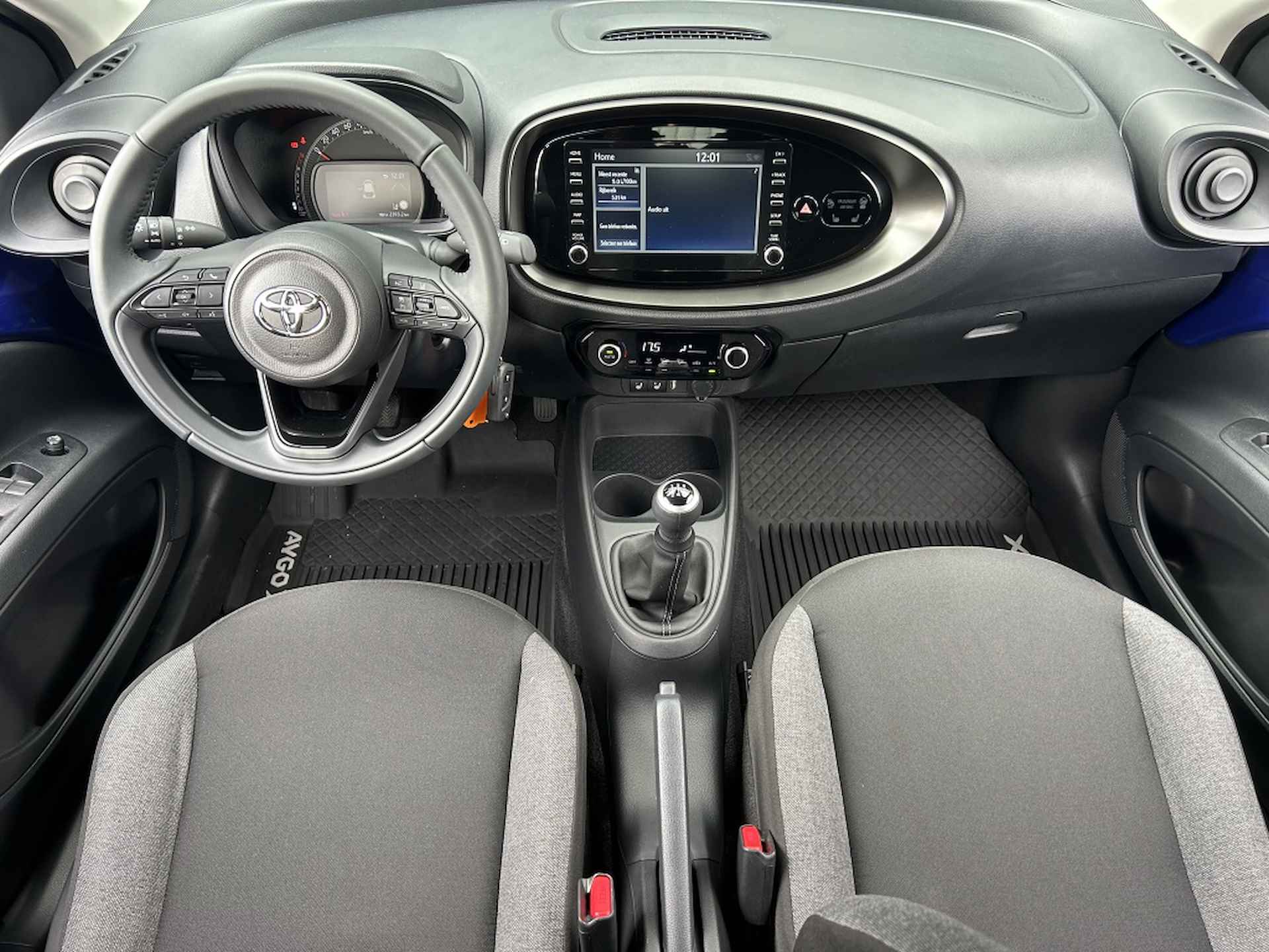 Toyota Aygo X 1.0 VVT-i First / Camera / Climate / CarPlay / Stoelverwarming - 5/24