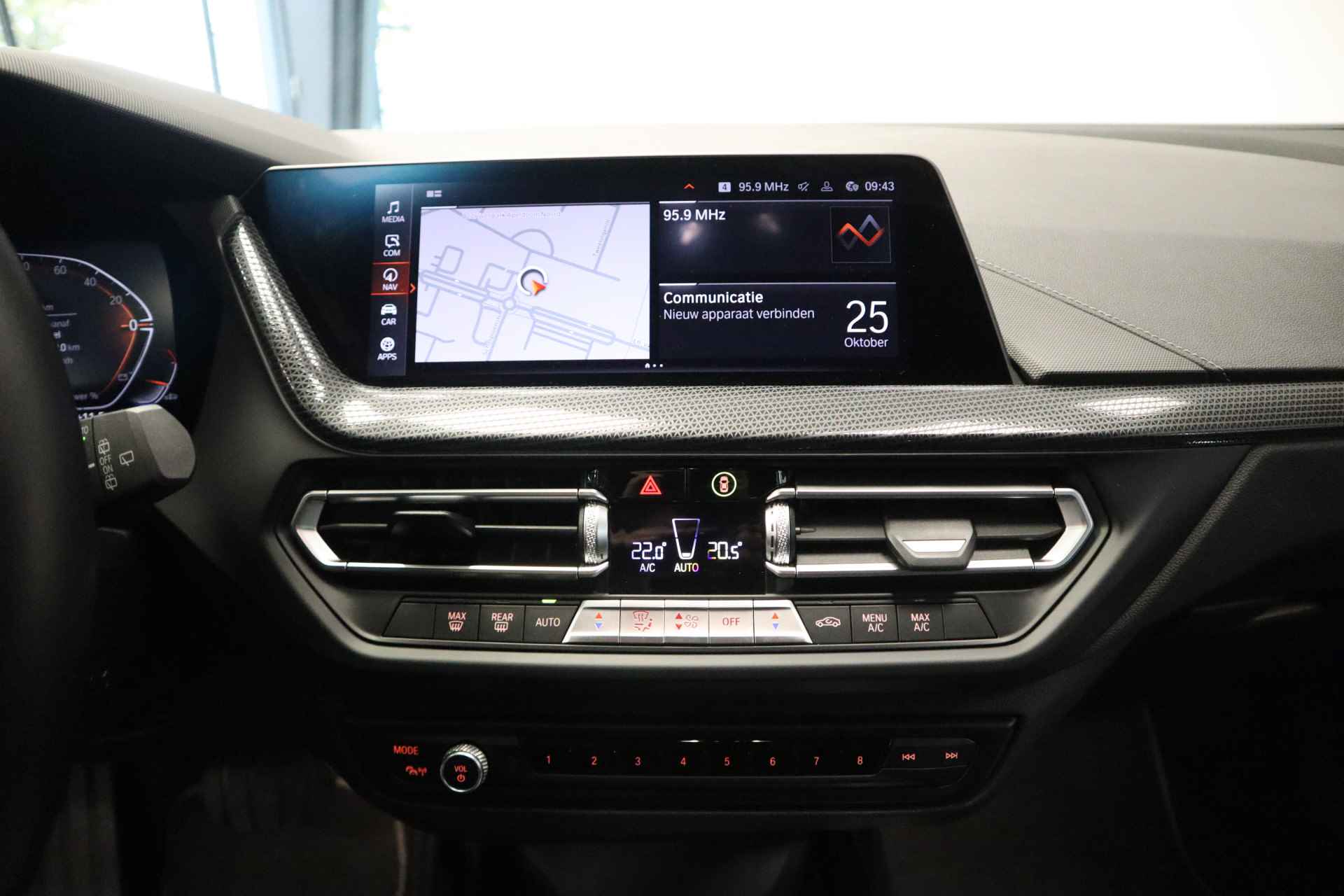 BMW 1-serie 118i Executive Edition 5-deurs Automaat (136pk) Live Cockpit Professional - 12/23