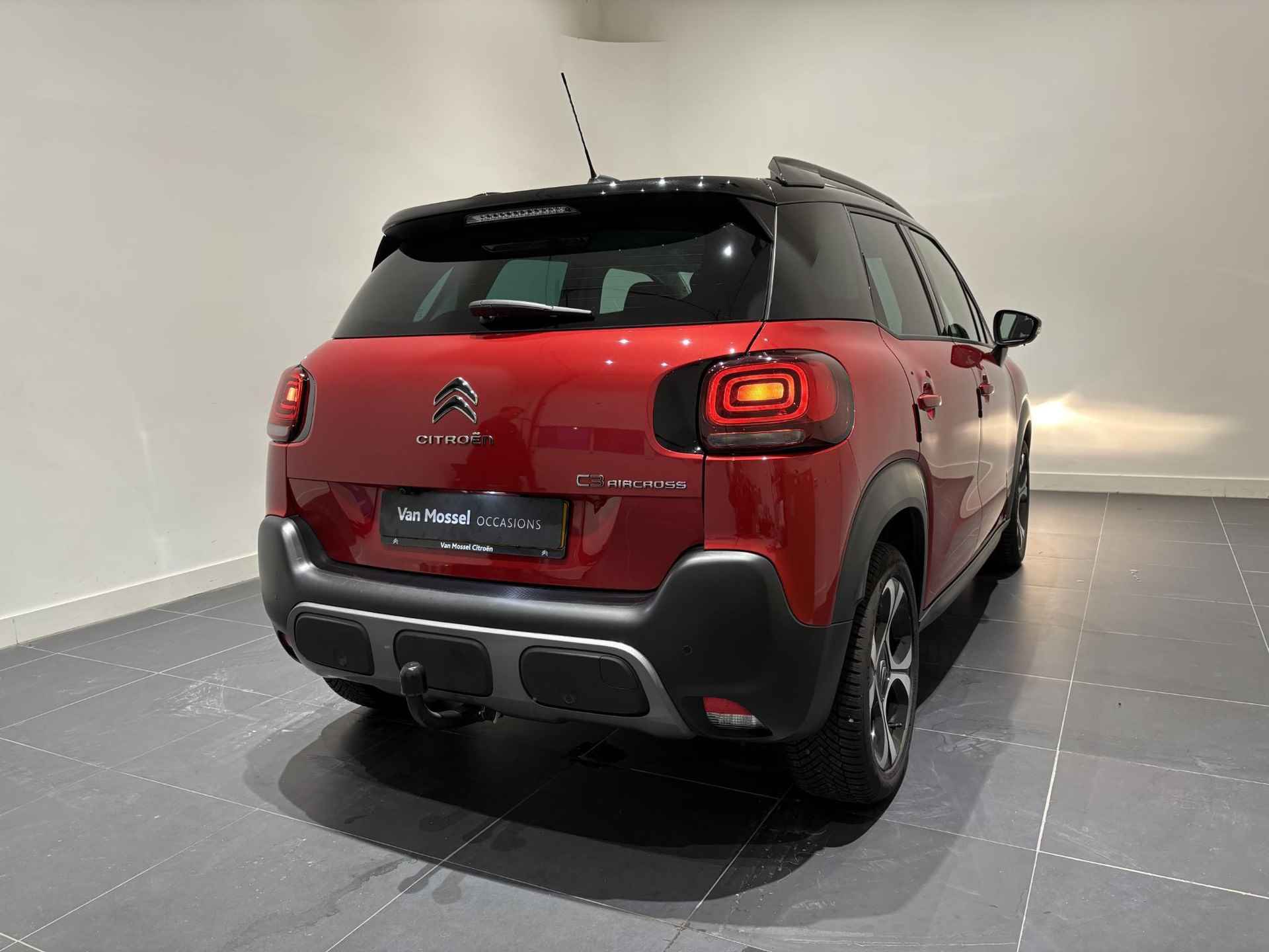 Citroen C3 Aircross 1.2 PureTech S&S Shine l Navigatie l Camera l Trekhaak l Appel carplay & Android auto l Lage kilometerstand! - 5/32