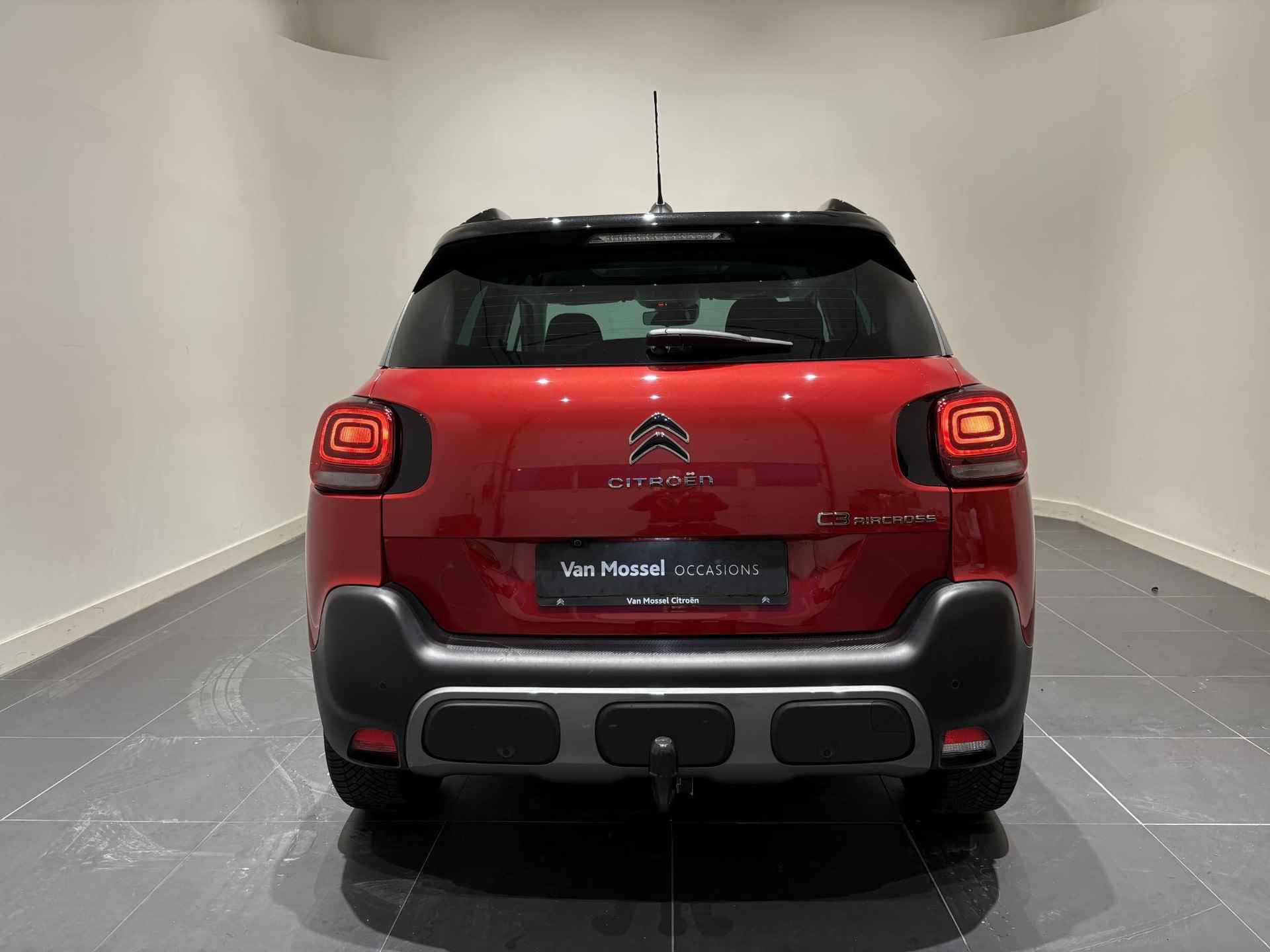 Citroen C3 Aircross 1.2 PureTech S&S Shine l Navigatie l Camera l Trekhaak l Appel carplay & Android auto l Lage kilometerstand! - 6/32