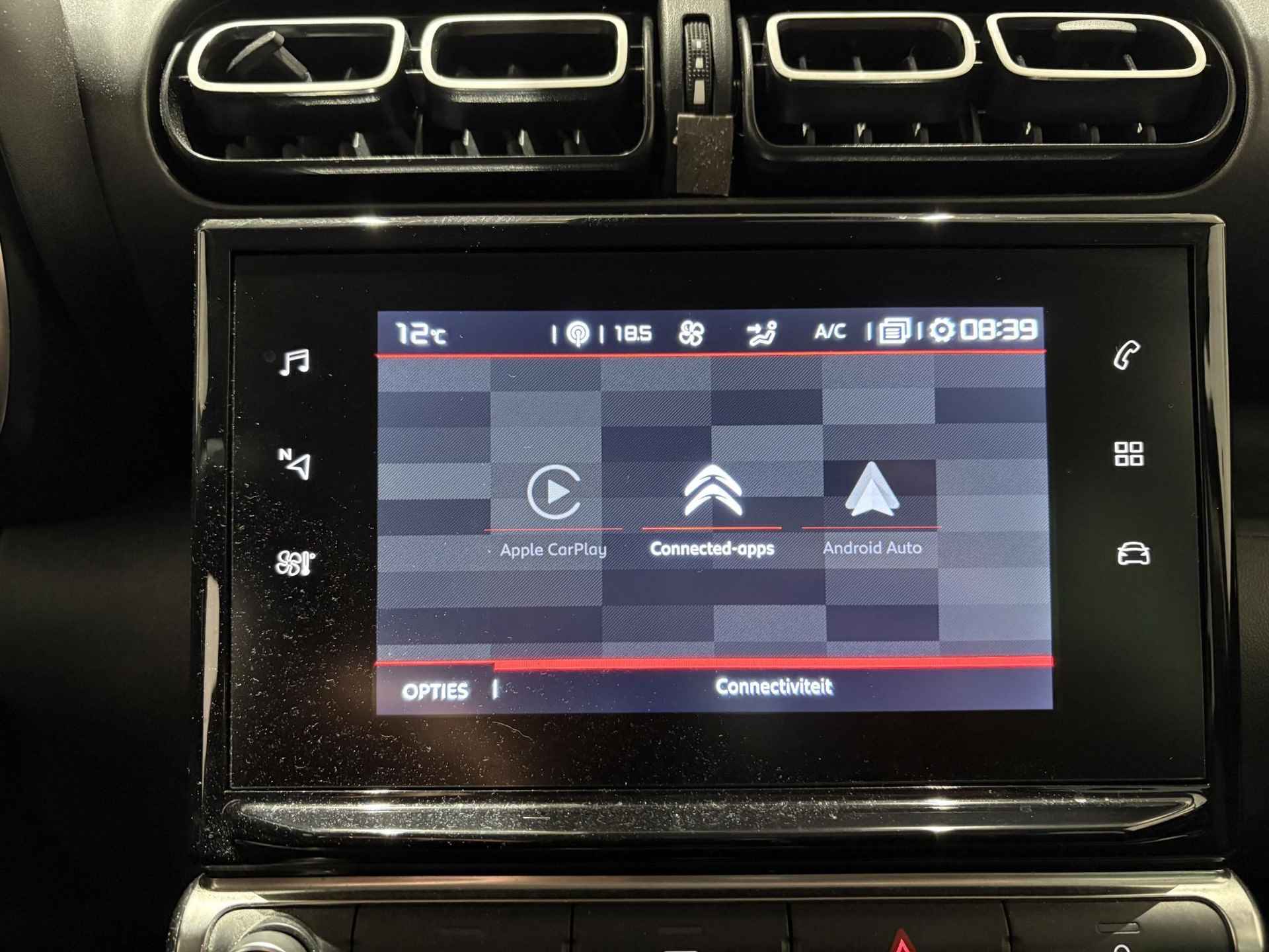 Citroen C3 Aircross 1.2 PureTech S&S Shine l Navigatie l Camera l Trekhaak l Appel carplay & Android auto l Lage kilometerstand! - 28/32