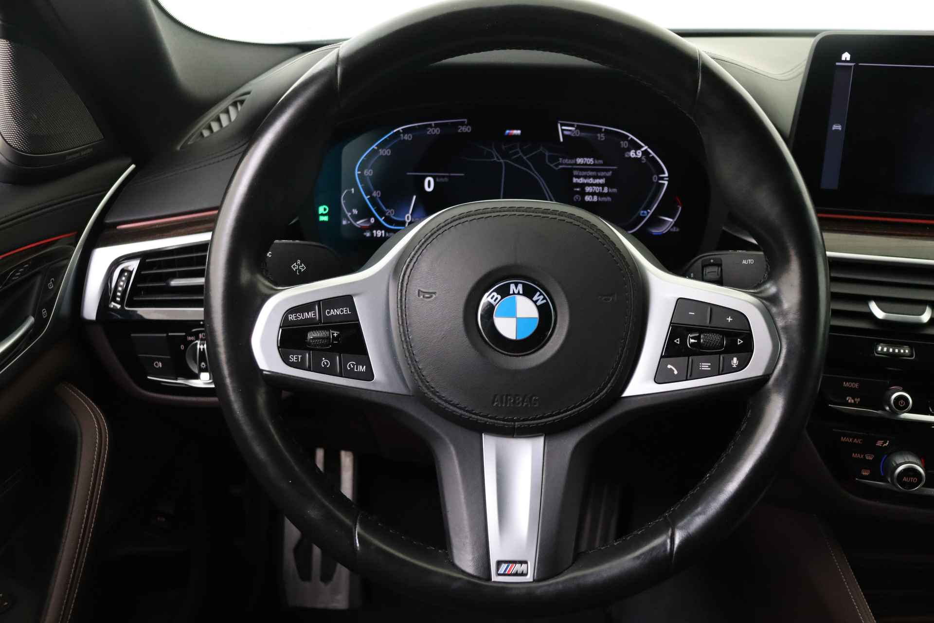 BMW 5 Serie 530i xDrive High Executive M Sport Automaat / Schuif-kanteldak / Trekhaak / Laserlight / Gesture Control / Head-Up / Parking Assistant / Harman Kardon - 26/61