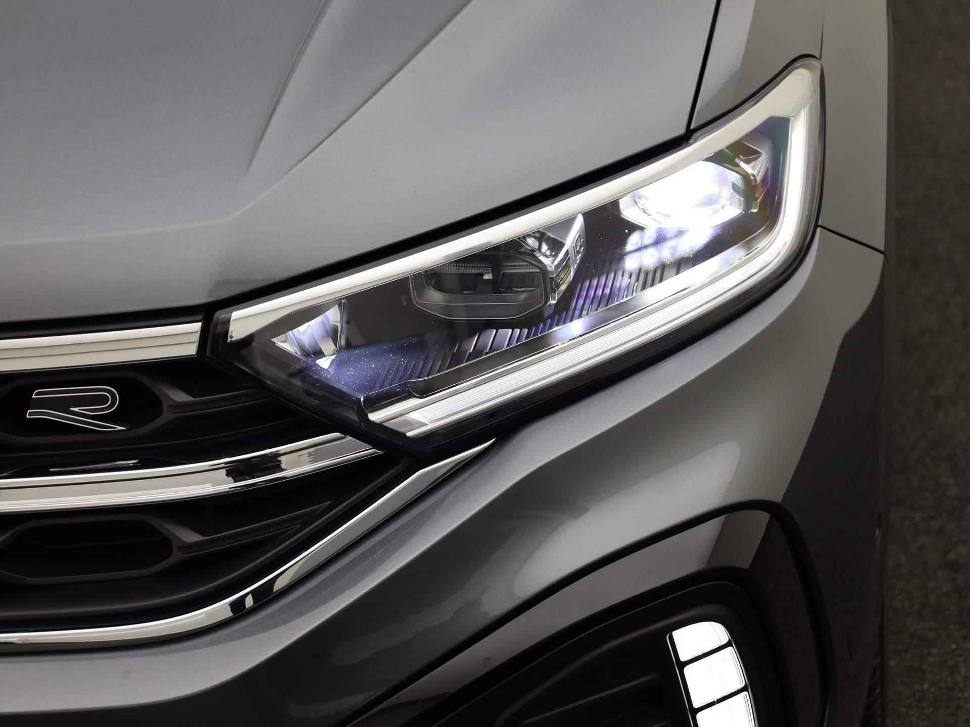 Volkswagen T-Roc 1.0 TSI R-Line | Navi | Ergo-Stoelen | Stoelverwarming |Apple carplay | Android auto | Achteruitrijcamera | - 42/43