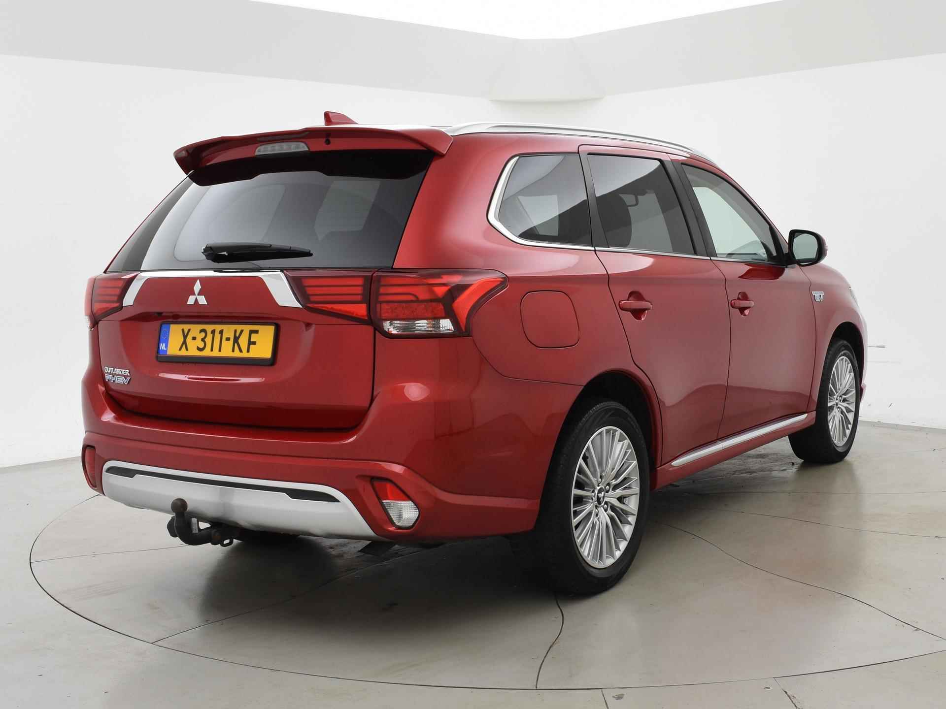 Mitsubishi Outlander 2.4 PHEV 4WD AUT. + TREKHAAK | CAMERA | LED | STOELVERW. | APPLE CARPLAY | NAVIGATIE - 3/62