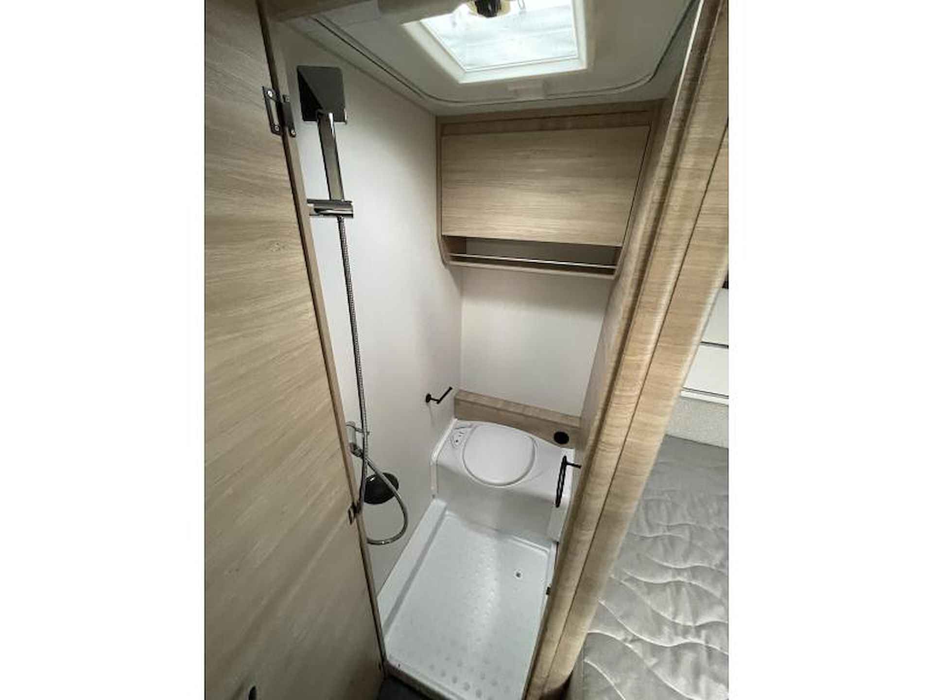 Caravelair Antares Titanium 455 Mover Voortent Luifel TV - 19/23