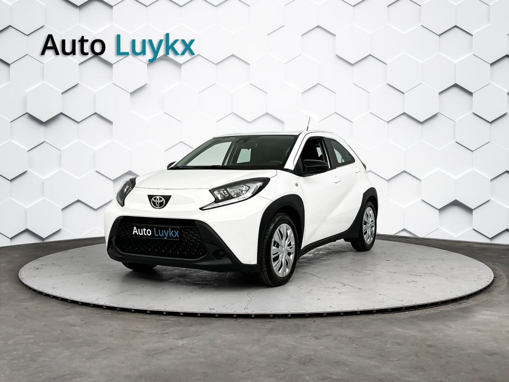 Toyota Aygo X 1.0 Comfort Automaat | Adaptieve Cruise Control | App Connect | Parkeercamera