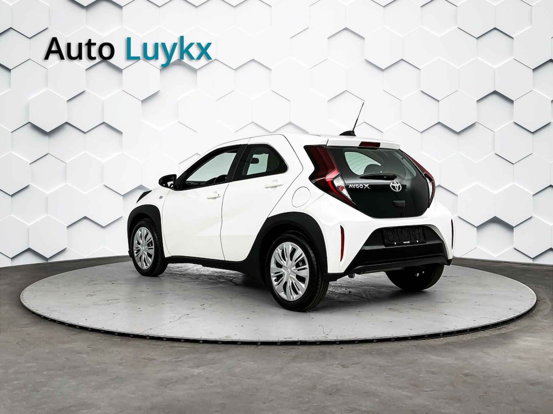 Toyota Aygo X 1.0 Comfort Automaat | Adaptieve Cruise Control | App Connect | Parkeercamera - 3/32