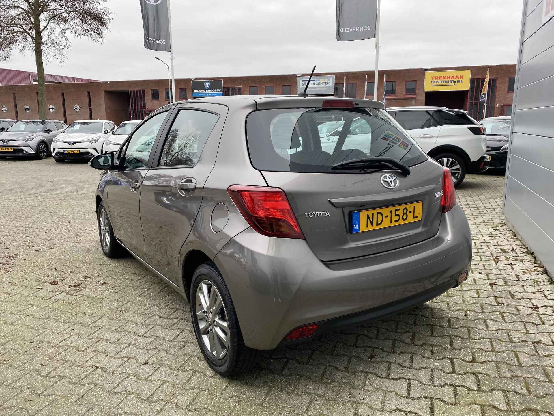 Toyota Yaris 1.3 VVT-i Trend Navigatie & Camera - 3/27