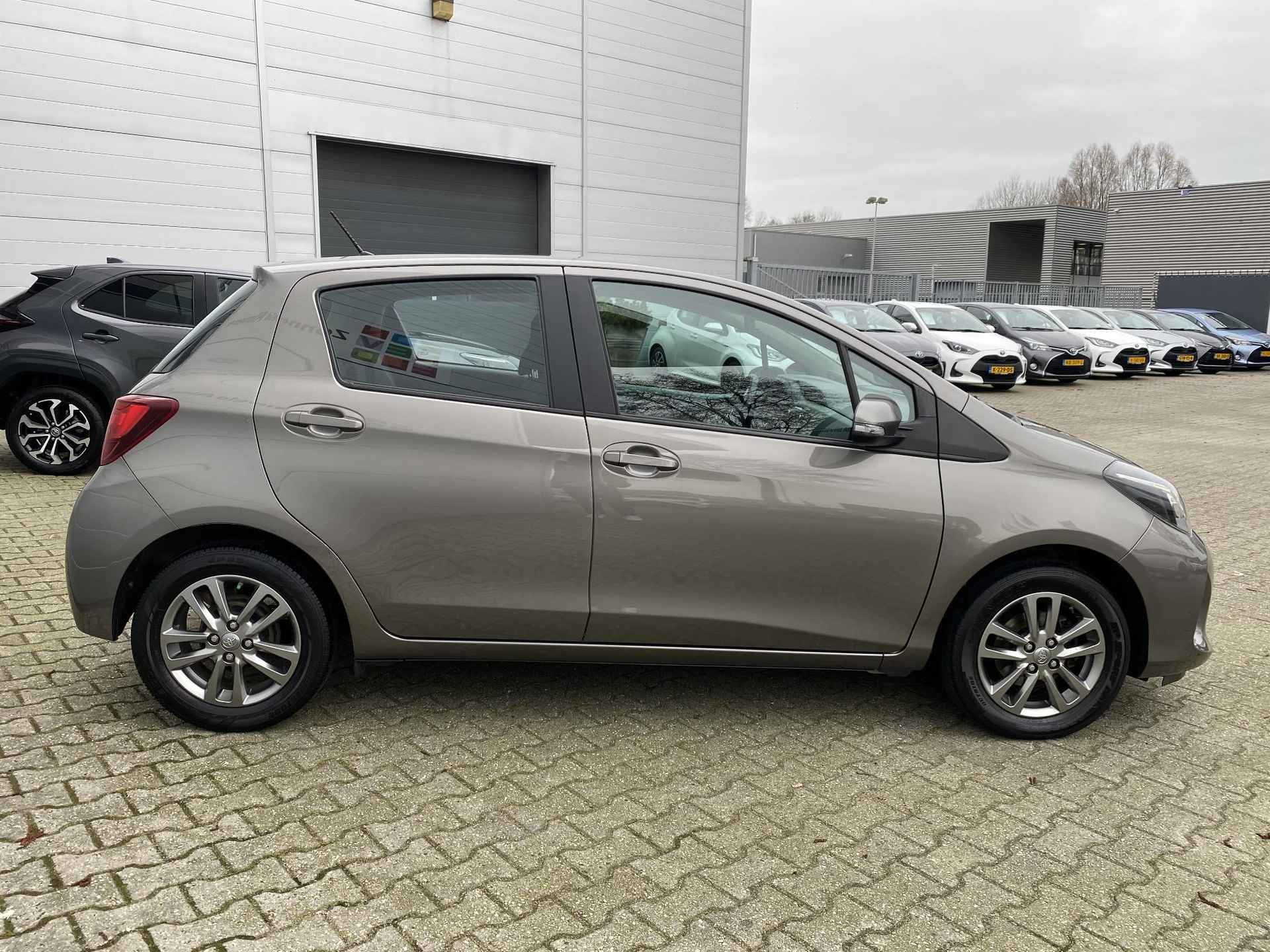 Toyota Yaris 1.3 VVT-i Trend Navigatie & Camera - 5/27