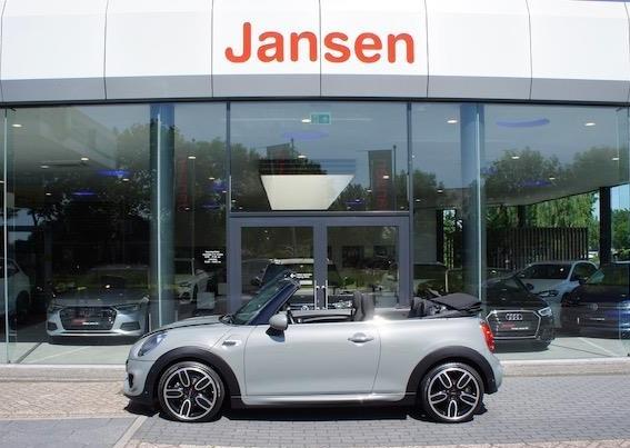 Mini Mini Cabrio 1.5 Cooper | JCW-Pakket | Camera | Navi | DAB