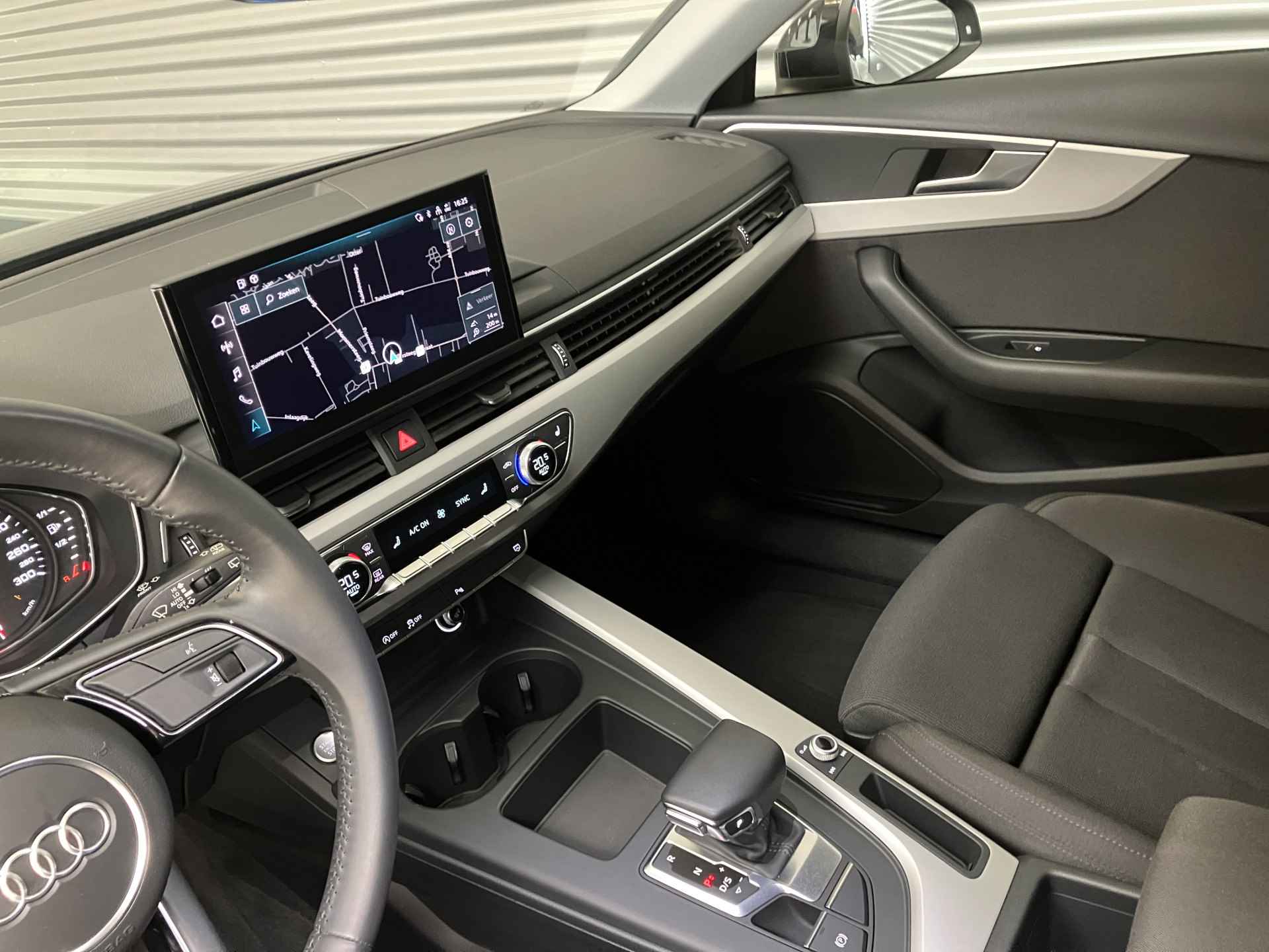 Audi A4 Avant 40 TFSI S-Line/LED V+A/TREKH/ADAPTIVE CR/ENZ - 5/27
