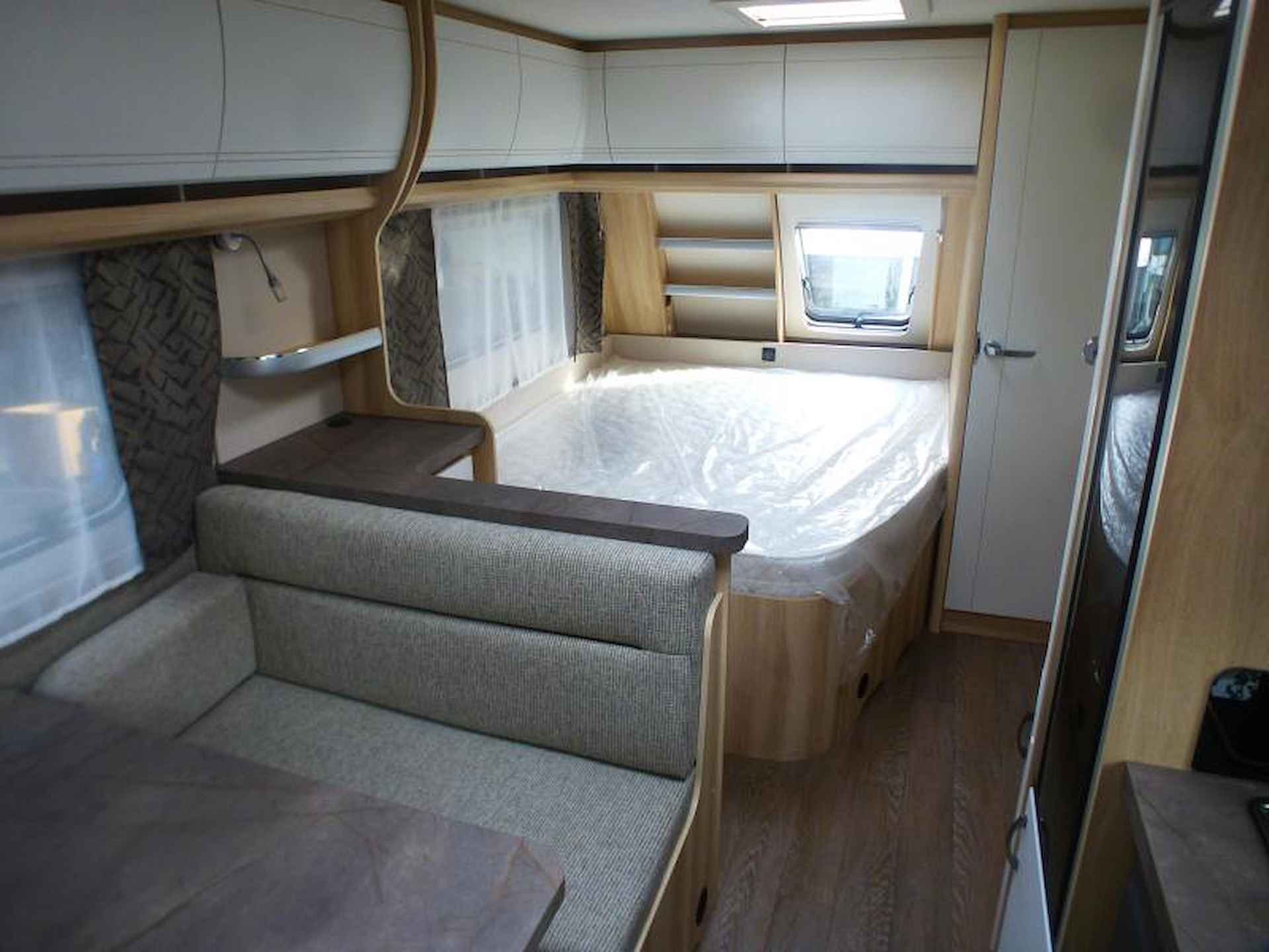 Hobby De Luxe 560 KMFE NIEUW MODEL 2025 - 10/16