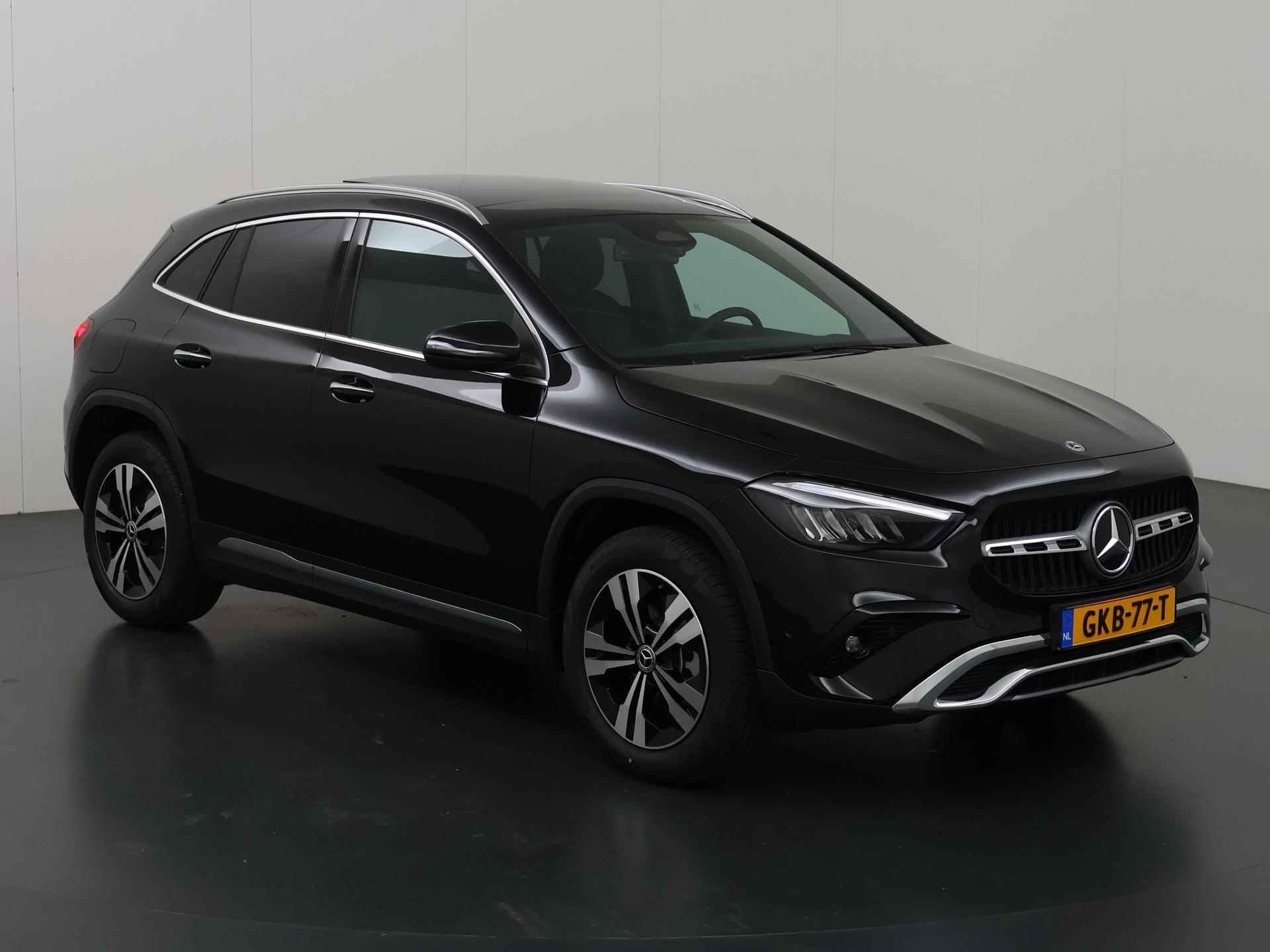 Mercedes-Benz GLA-klasse 250 e Star Edition Luxury Line Panoramadak | Winterpakket | Trekhaak | Facelift type | Led verlichting | Key less go - 24/53