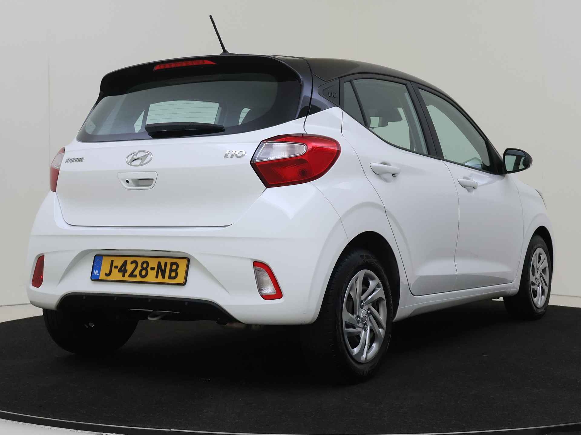 Hyundai i10 1.0 Comfort | Navigatie | Camera | Apple Carplay | Two Tone - 11/39