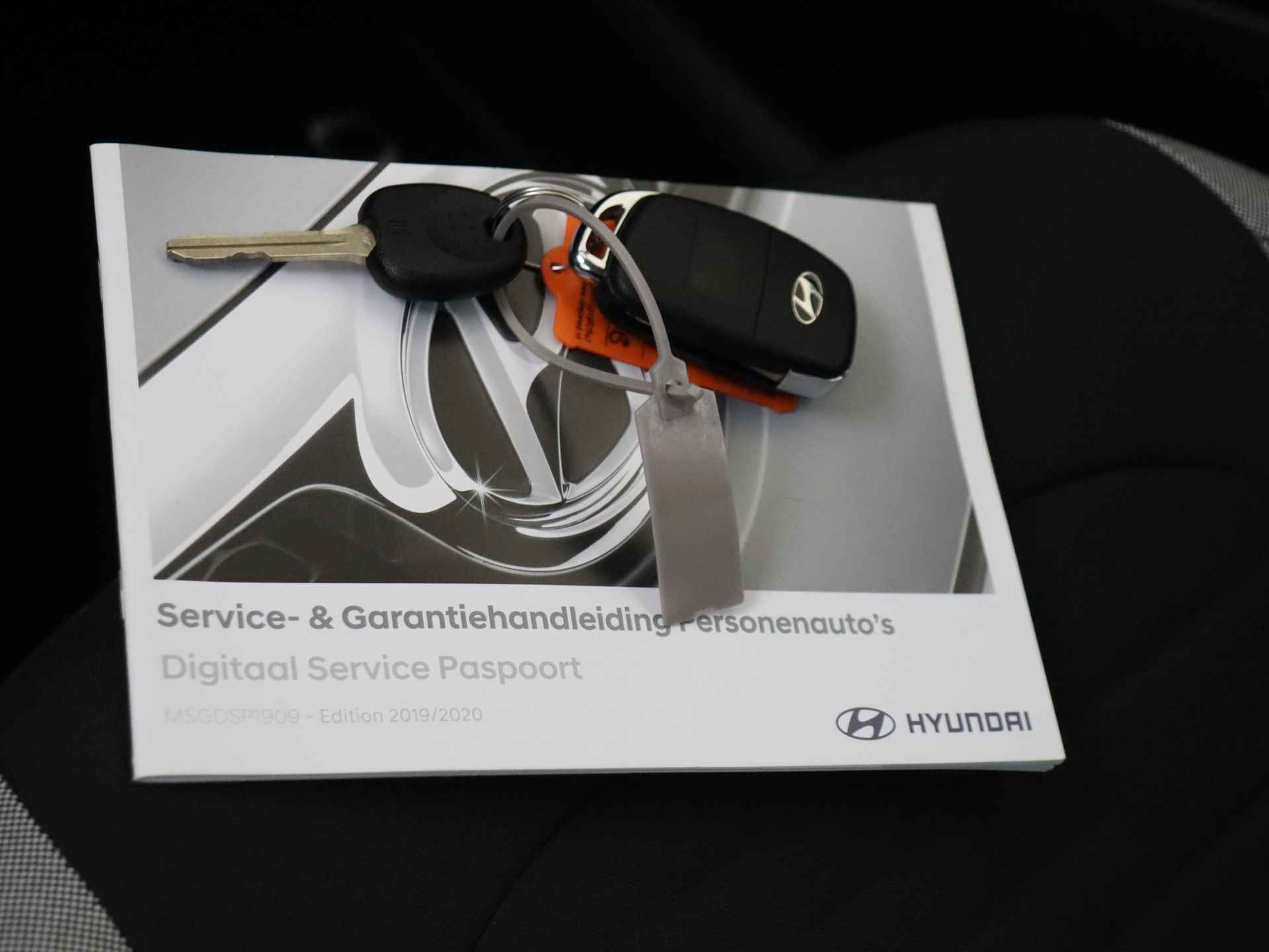 Hyundai i10 1.0 Comfort | Navigatie | Camera | Apple Carplay | Two Tone - 24/39