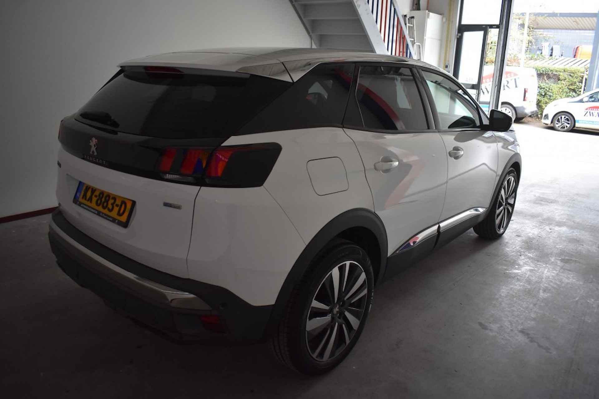 PEUGEOT 3008 1.2 Pure Tech Premiere 130 Pk. - 2/15