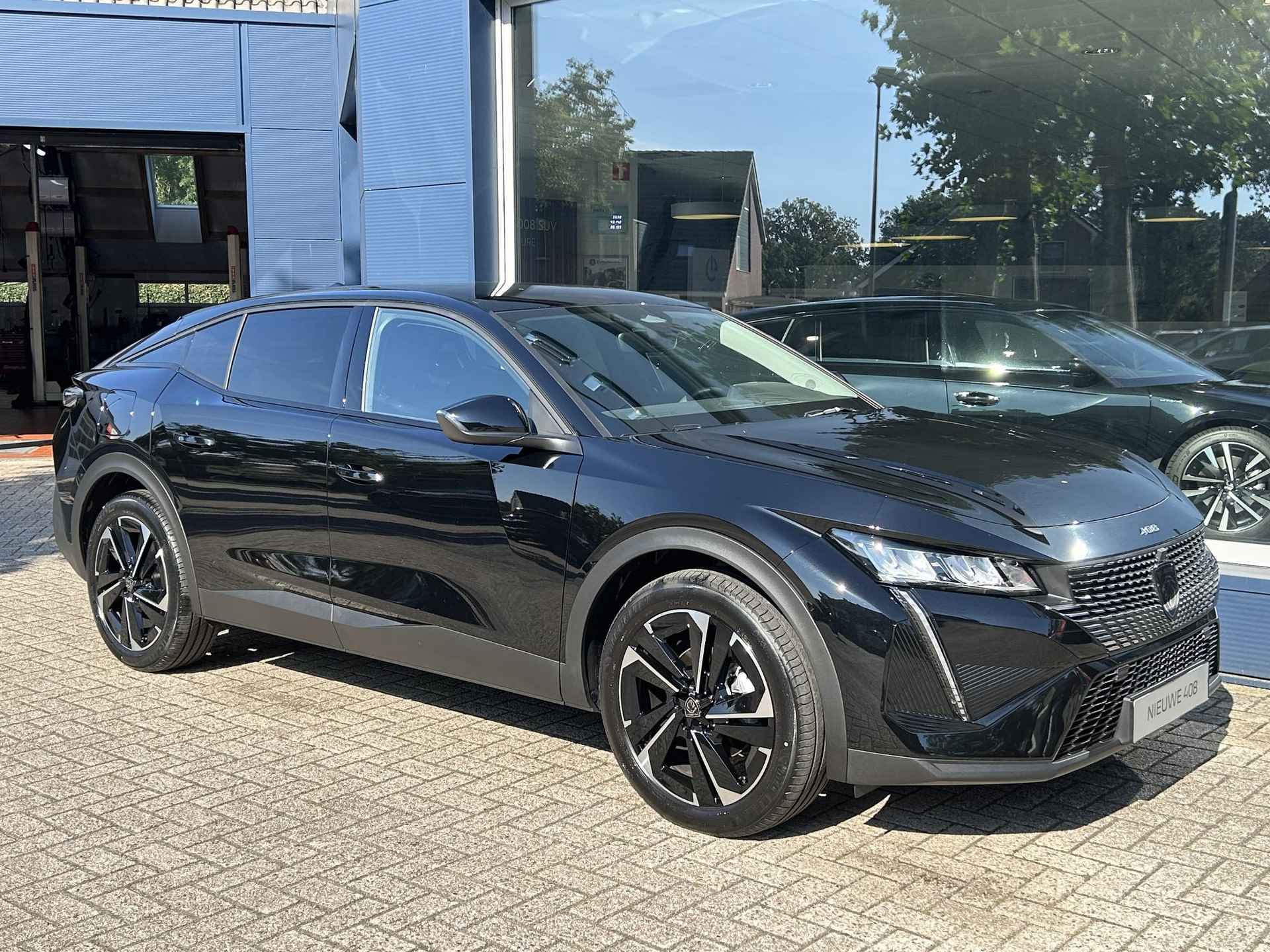 Peugeot 408 1.2 Turbo Allure 130 PK EAT8 Automaat | 2024 Auto | Navigatie | AGR Comfortstoel | 19 Inch Lichtmetalen Velgen | Stoelverwarming | Camera | Climate Control | LED Verlichting | Keyless Entry | - 3/43