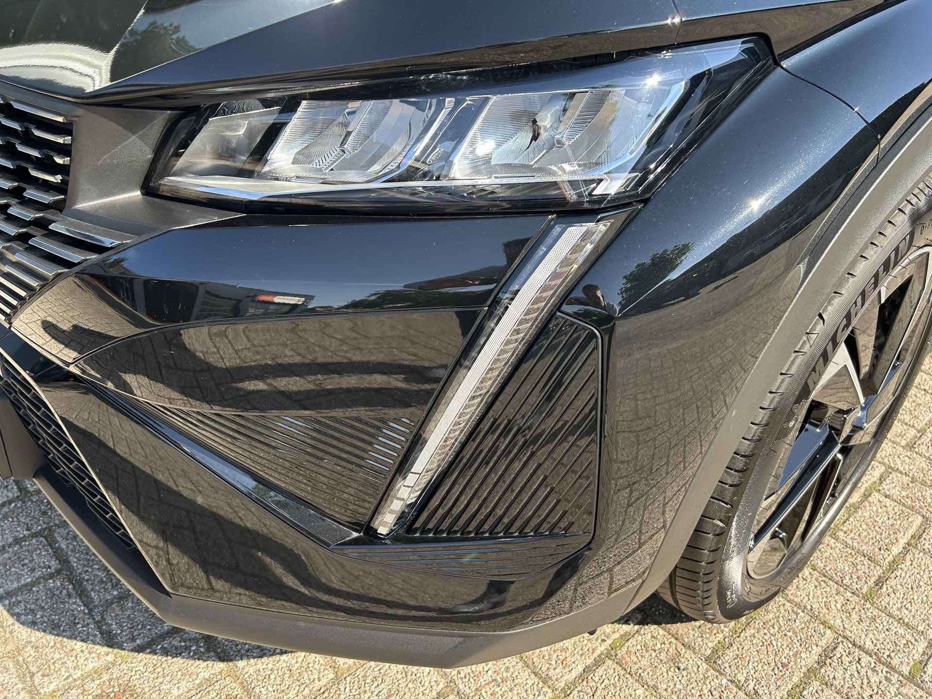 Peugeot 408 1.2 Turbo Allure 130 PK EAT8 Automaat | 2024 Auto | Navigatie | AGR Comfortstoel | 19 Inch Lichtmetalen Velgen | Stoelverwarming | Camera | Climate Control | LED Verlichting | Keyless Entry | - 34/43