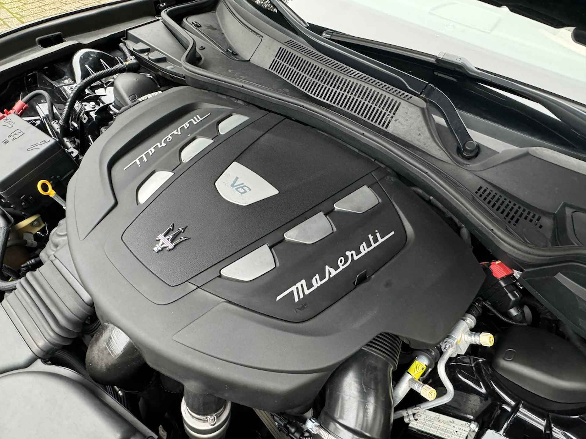 Maserati Ghibli 3.0 V6 D - 38/39