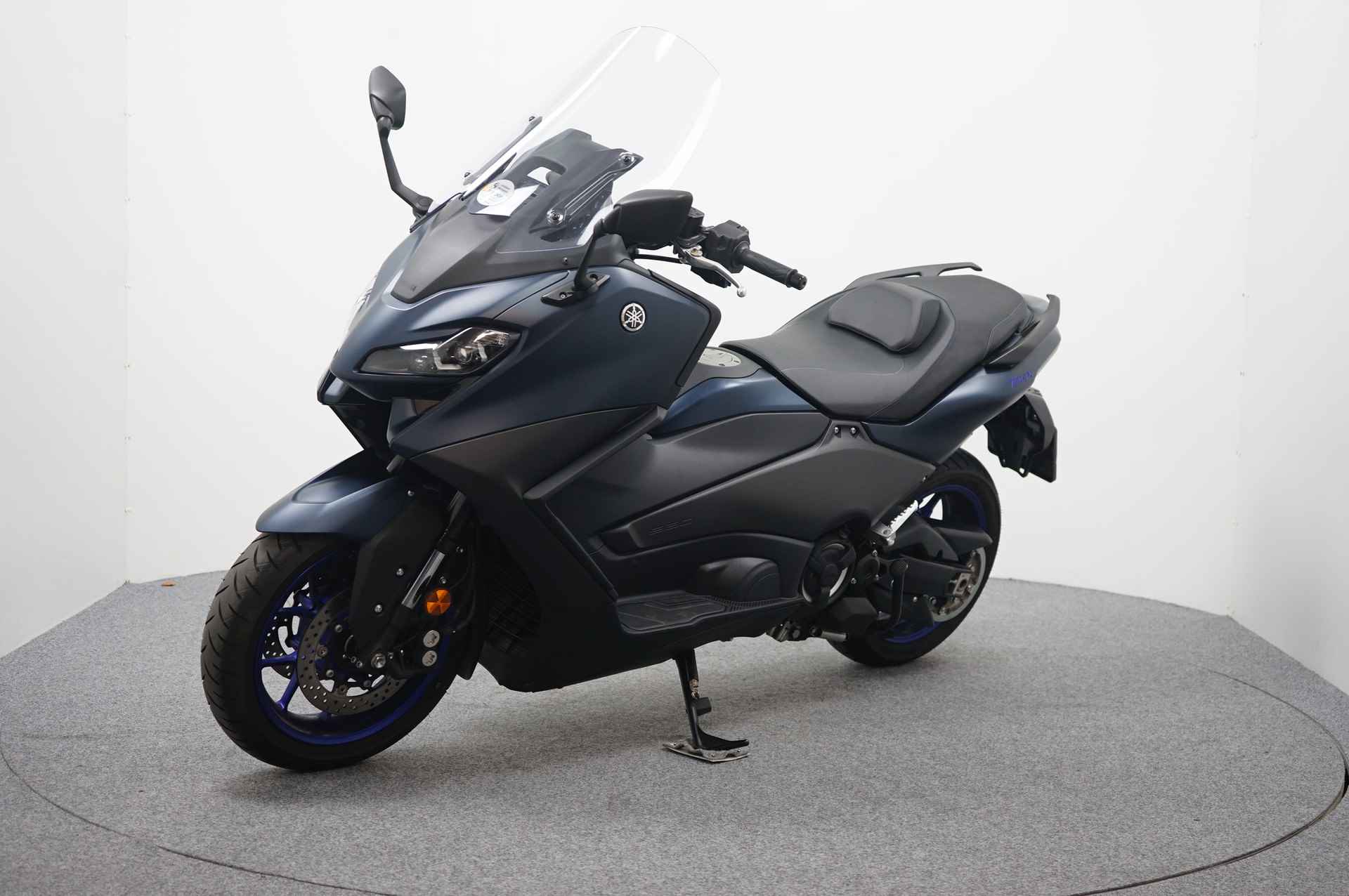 Yamaha T-MAX - 4/15