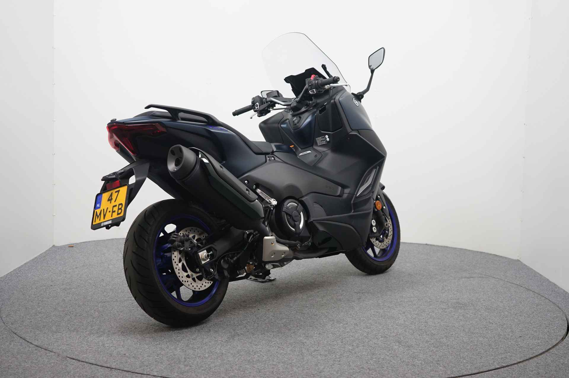 Yamaha T-MAX - 8/15