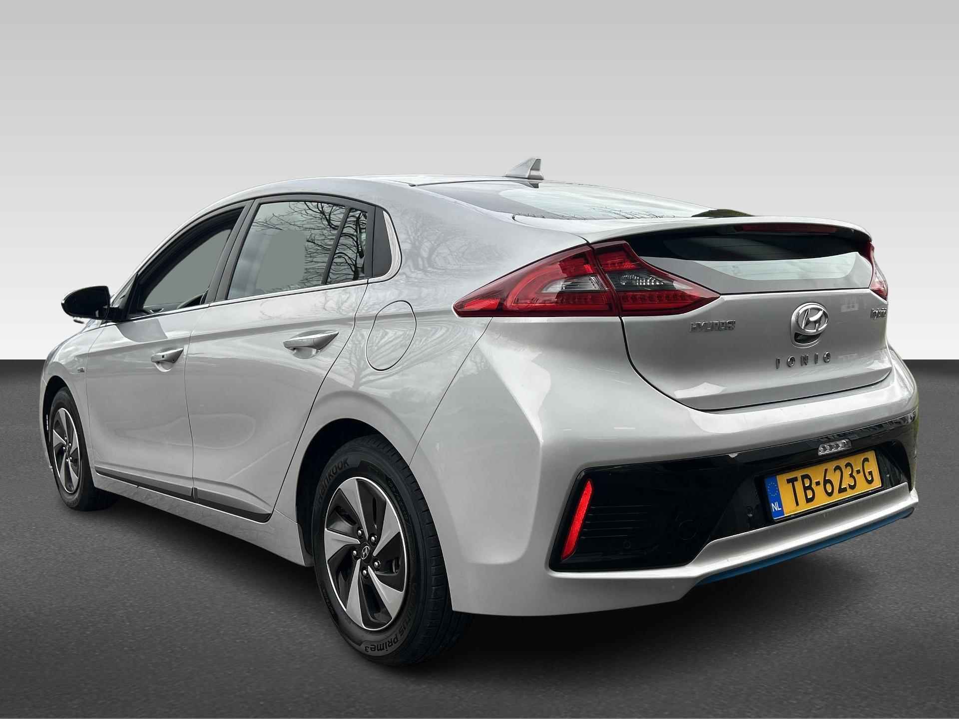 Hyundai IONIQ 1.6 GDi Premium - 3/32