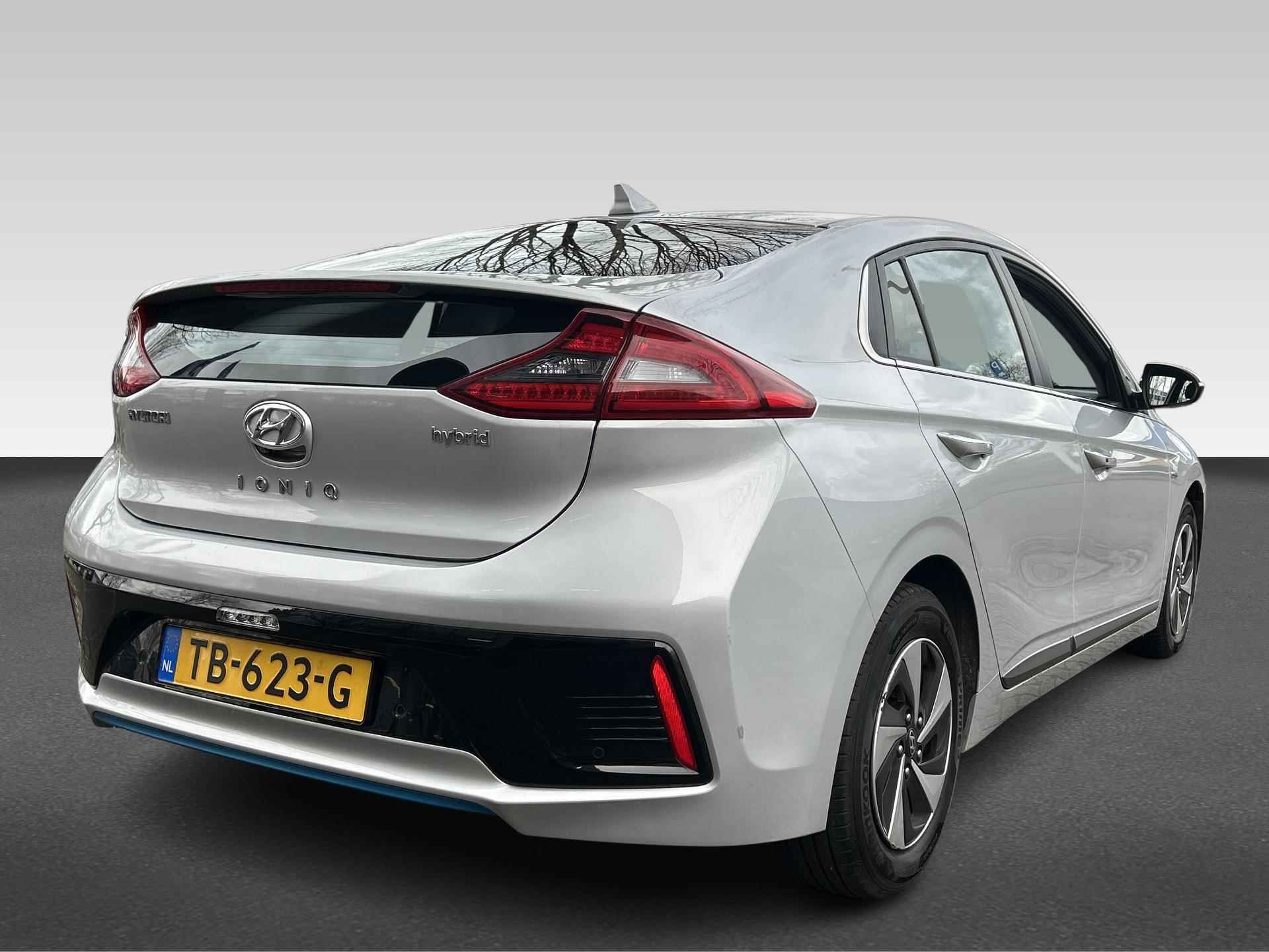 Hyundai IONIQ 1.6 GDi Premium - 4/32