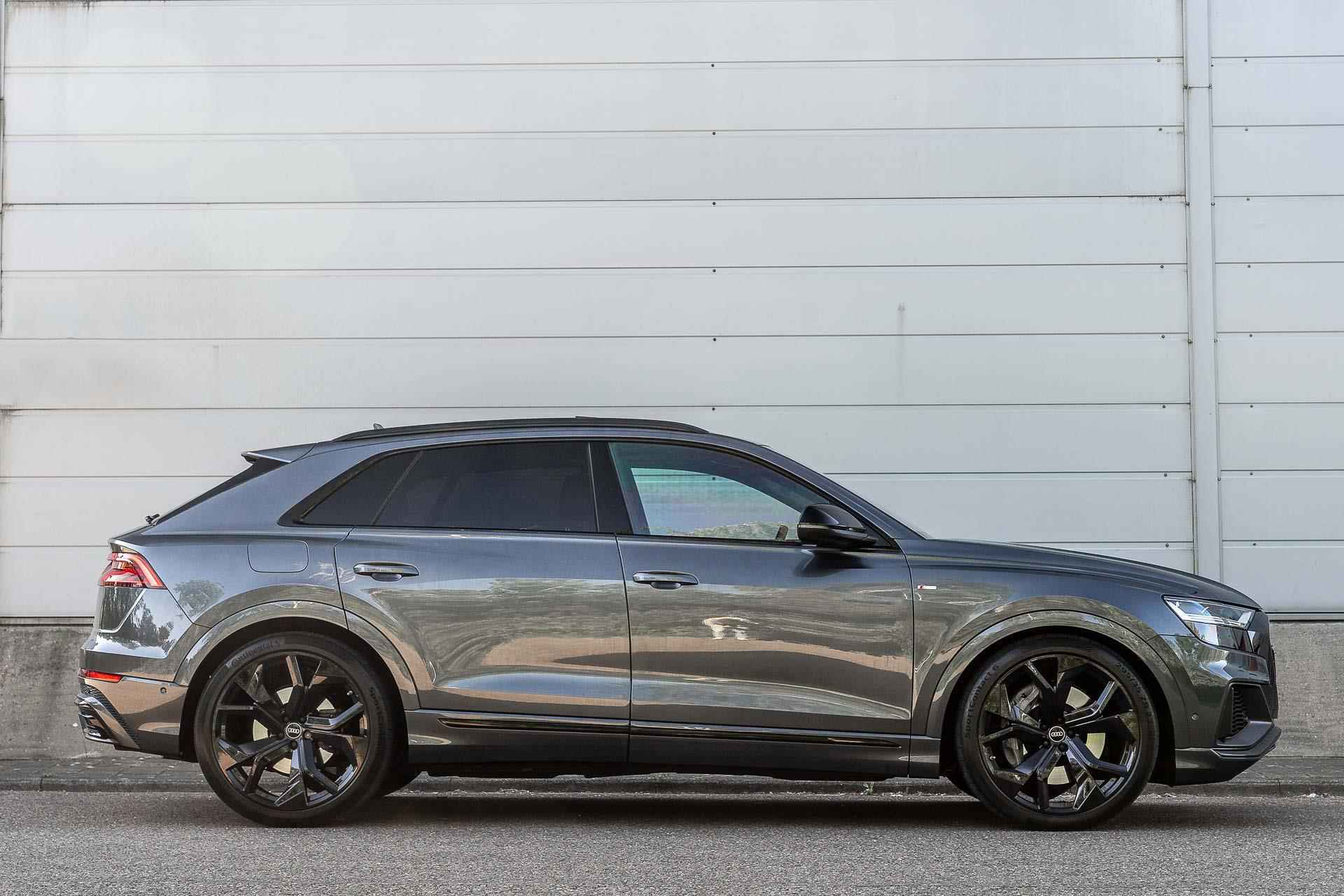 Audi Q8 55 TFSIe 381pk Quattro S-Line Edition | Panoramadak | B&O | 23" | Trekhaak - 3/55