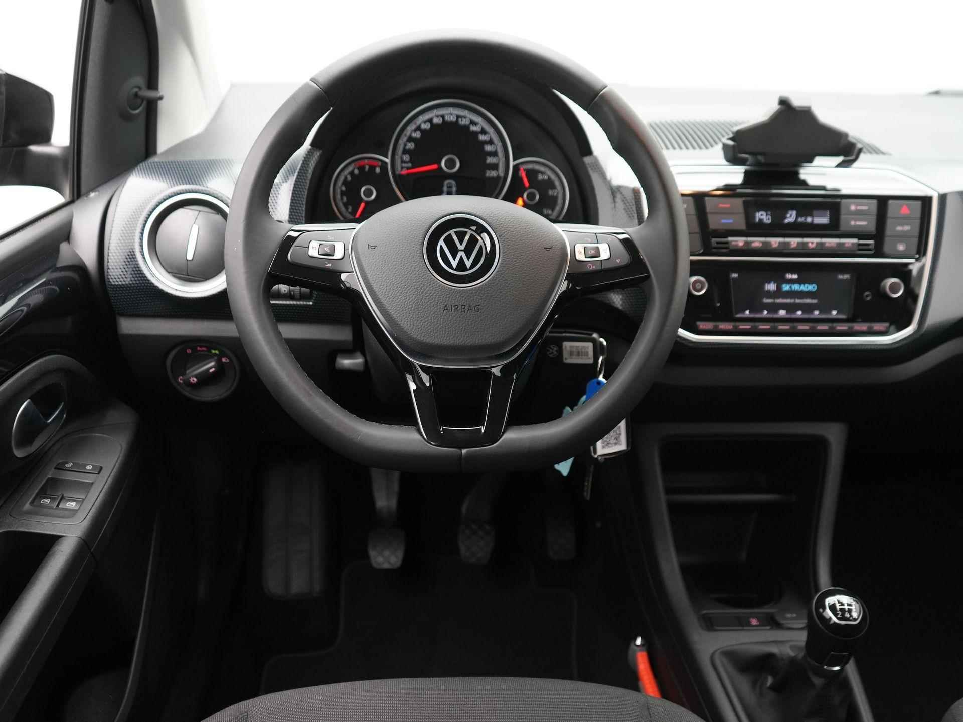 Volkswagen Up! 1.0 / Cruise / Camera / Climate - 13/31