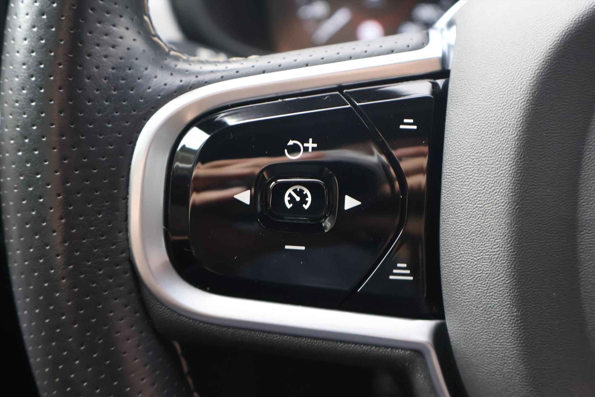 Volvo V90 T4 R-DESIGN 190pk | Stoelverwarming | LED | Harman&Kardon | Navi I Memory - 24/55