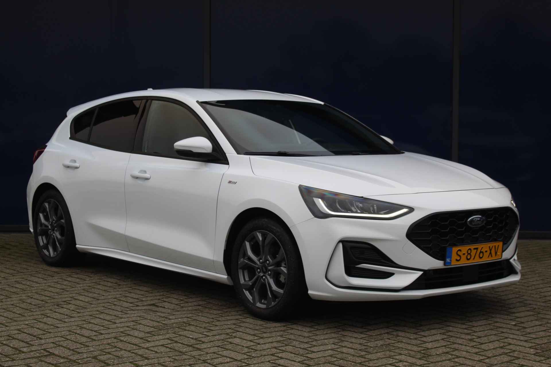 Ford Focus 1.0 EcoBoost Hybrid ST-Line | LED | Climate & Cruise C. | Navi | Privacy Glass | 17" LMV | - 7/40