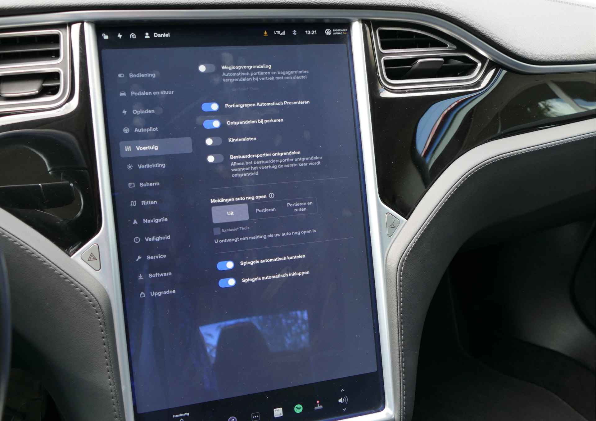Tesla Model S 70D | elektrisch panoramadak | FREE CHARGE | stoelverwarming | camera - 47/61